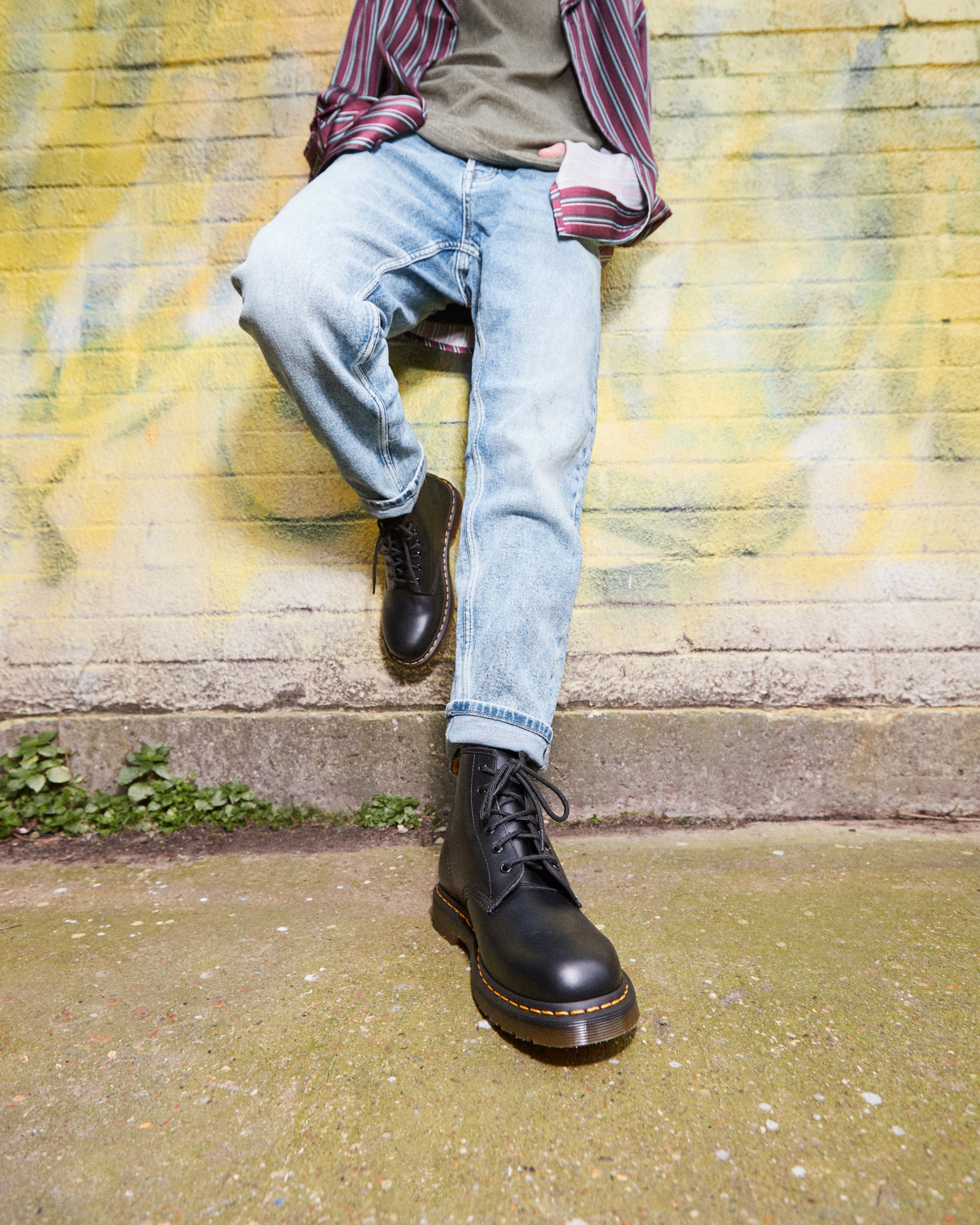 Shift-Mode 101 Yellow Stitch Smooth Leather Ankle Boots