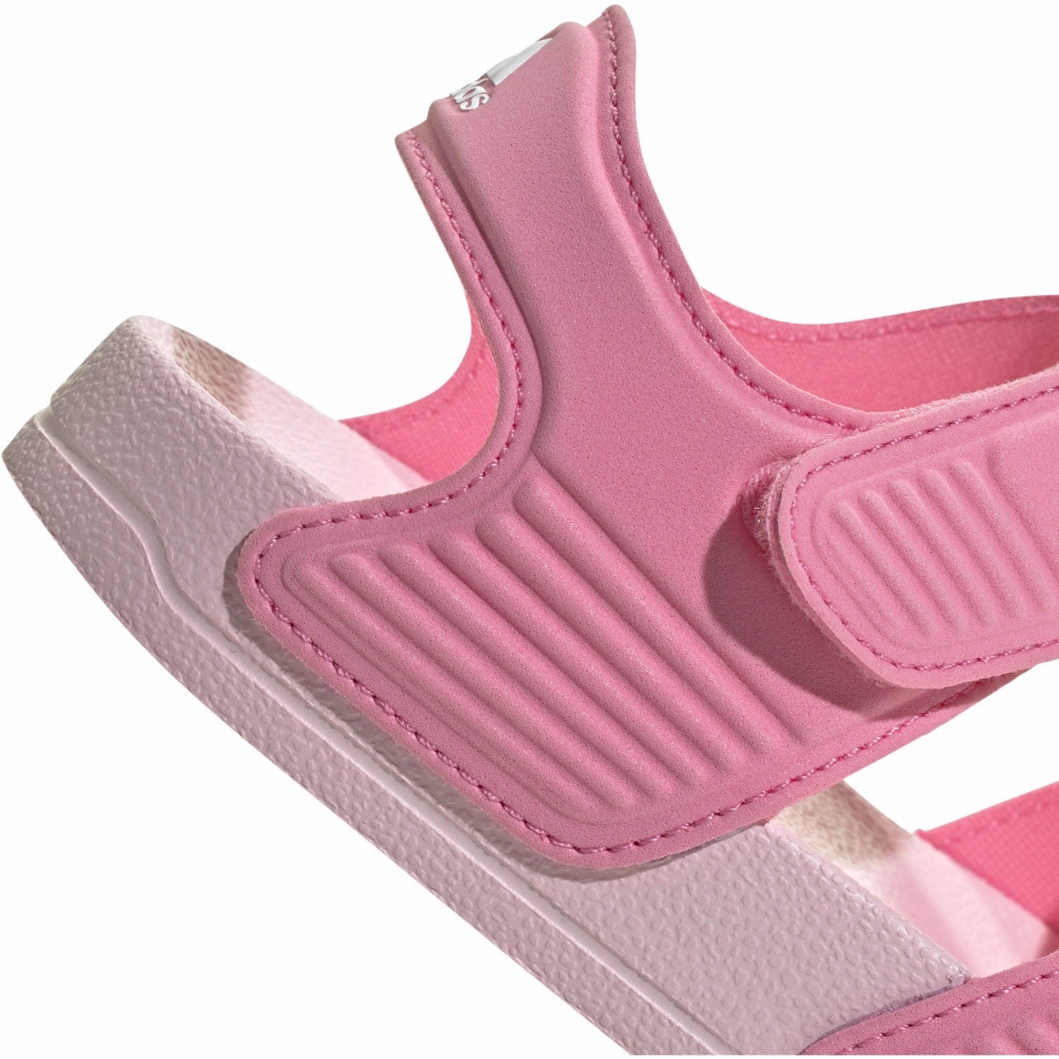 Move All Day Uncomplicated Fit Adidas Originals Bliss Pink/Ftwr White/Clear Pink Adilette Sandal K