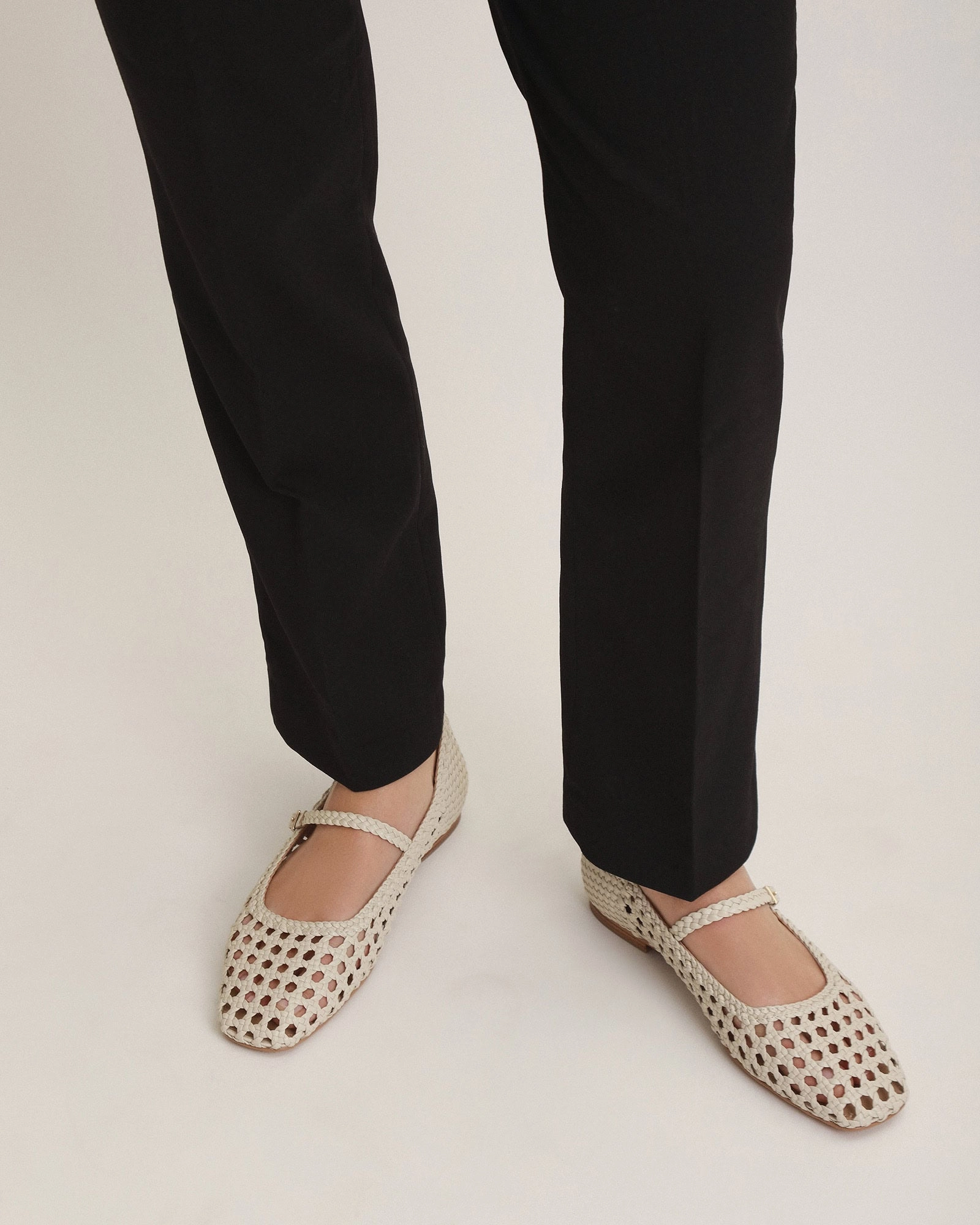 Movement Ready Willis Casual Flats Off White Leather