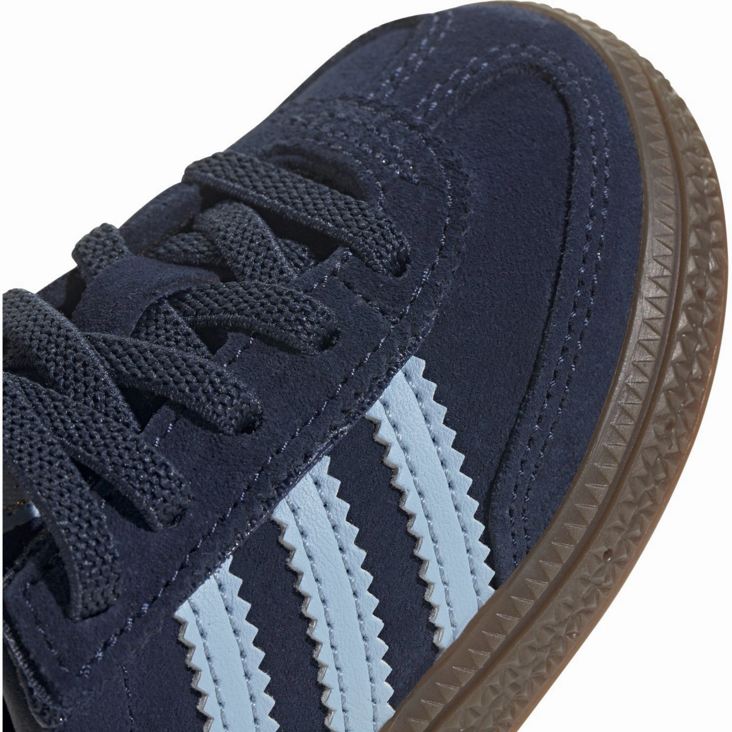 In-Motion Look Core Function Adidas Originals Collegiate Navy/Clear Sky/Gum5 Handball Spezial Cf El I Sneakers