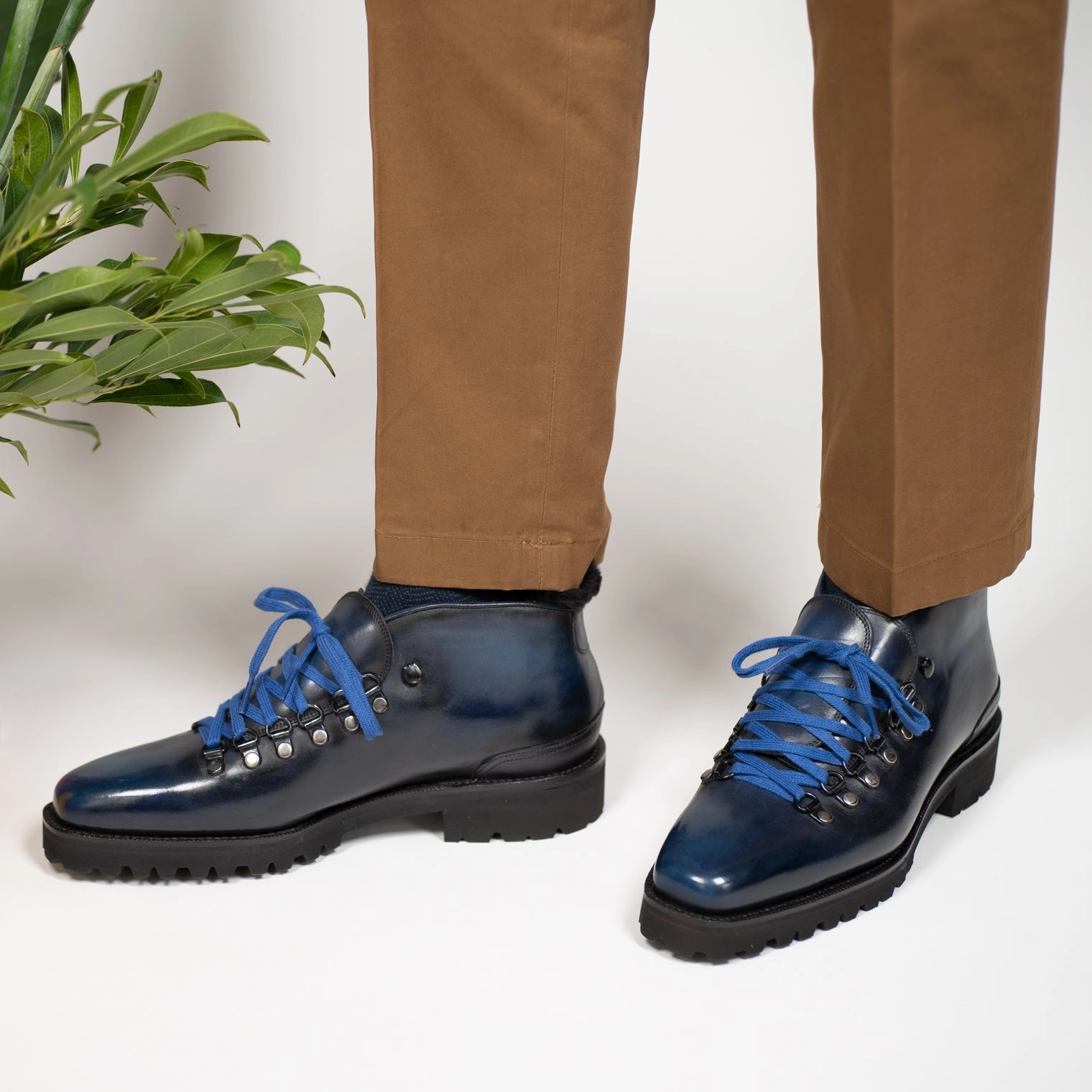 Curated City Borcego Mountain Boot - Orion Patina