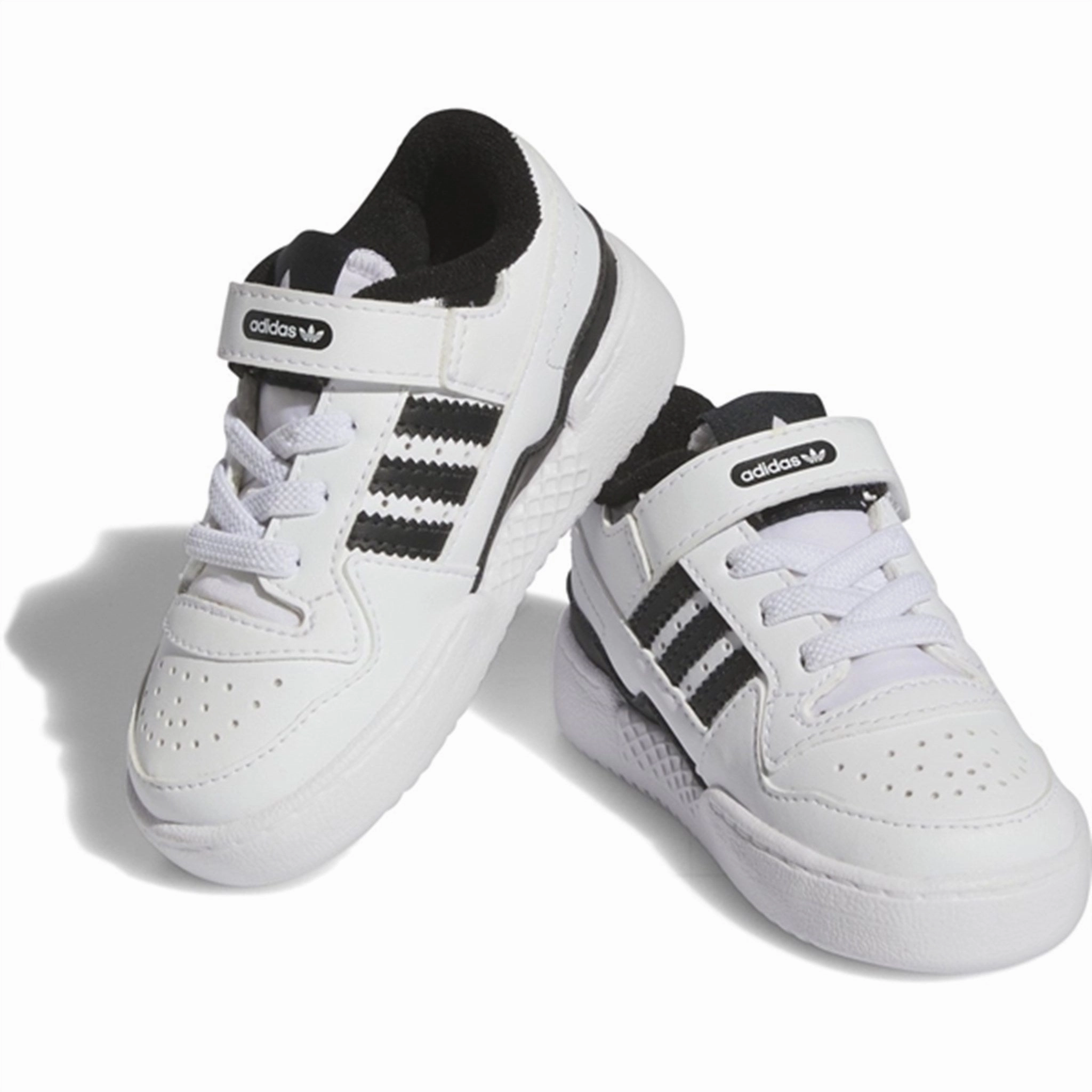 Adidas Forum Low Shoe Black/White Effortless Edge Anyday Style