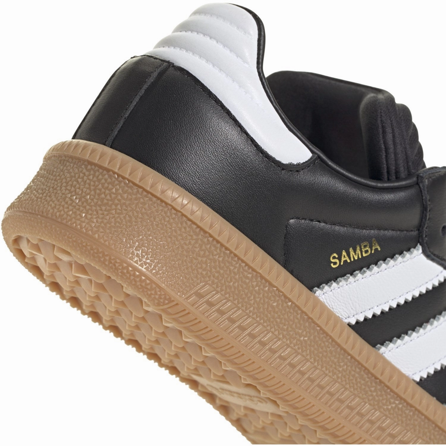 Adidas Originals Cblack/Ftwwht/Gum3 Samba Xlg J Sneakers Simple City Edge And Ease