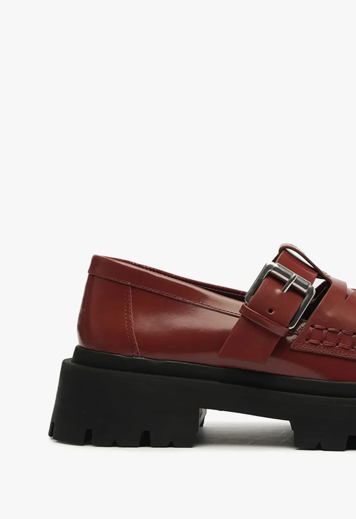 Versatility Reimagined Simplify Style Alana Flat