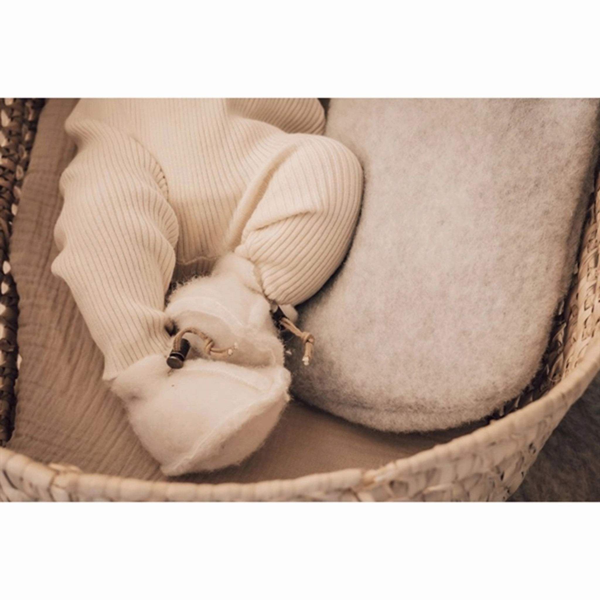 Live-Core Alwero Baby Slippers Emo Naturel