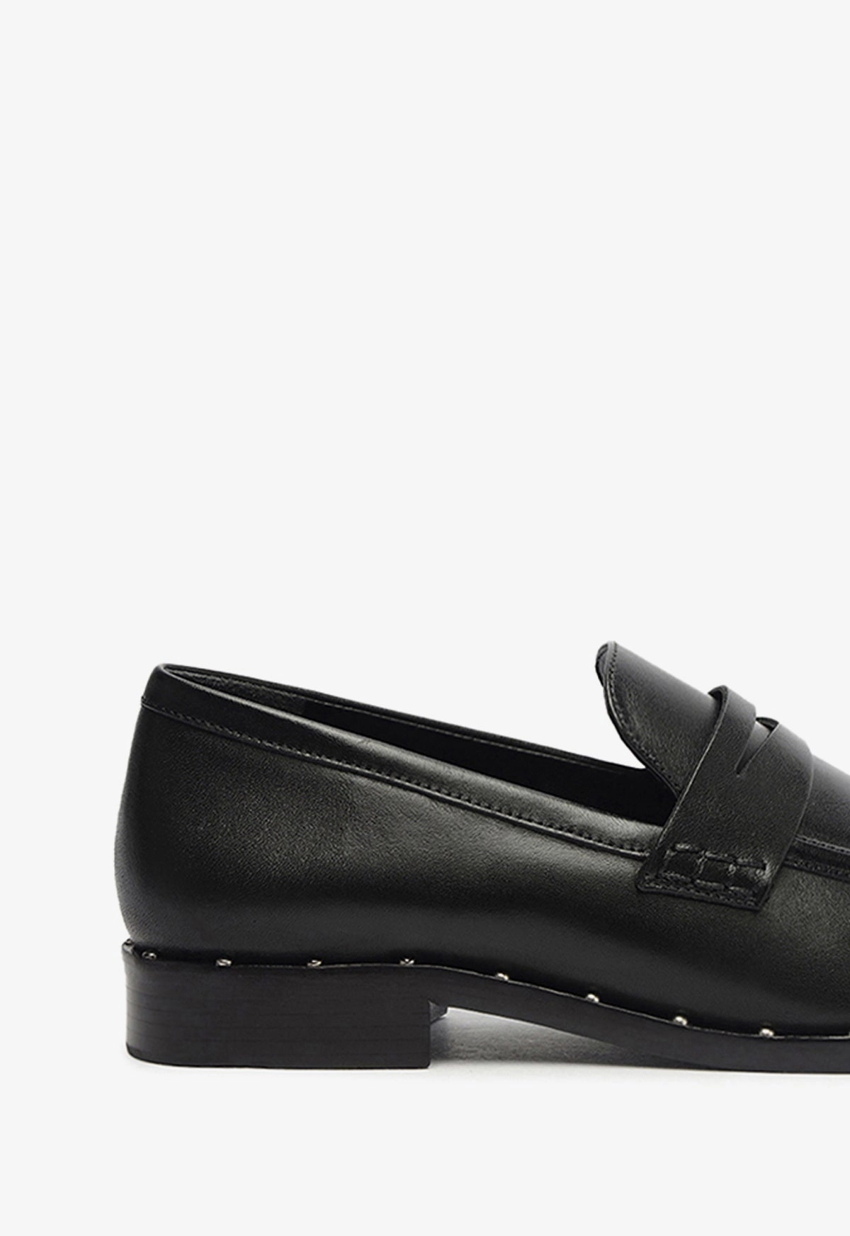 Andria Flat Your Daily Function Streamlined Pieces