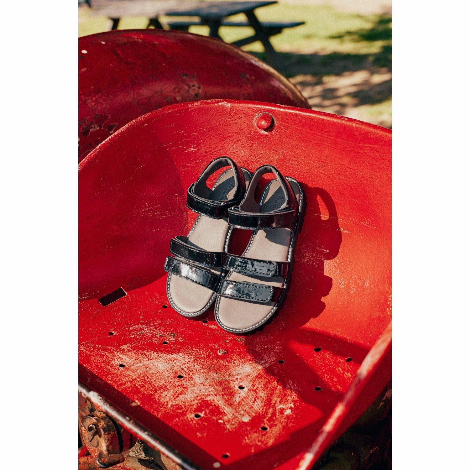 Angulus Black Justerbar Leathersandal Med Velcro Flexible Everyday Modern Casuals