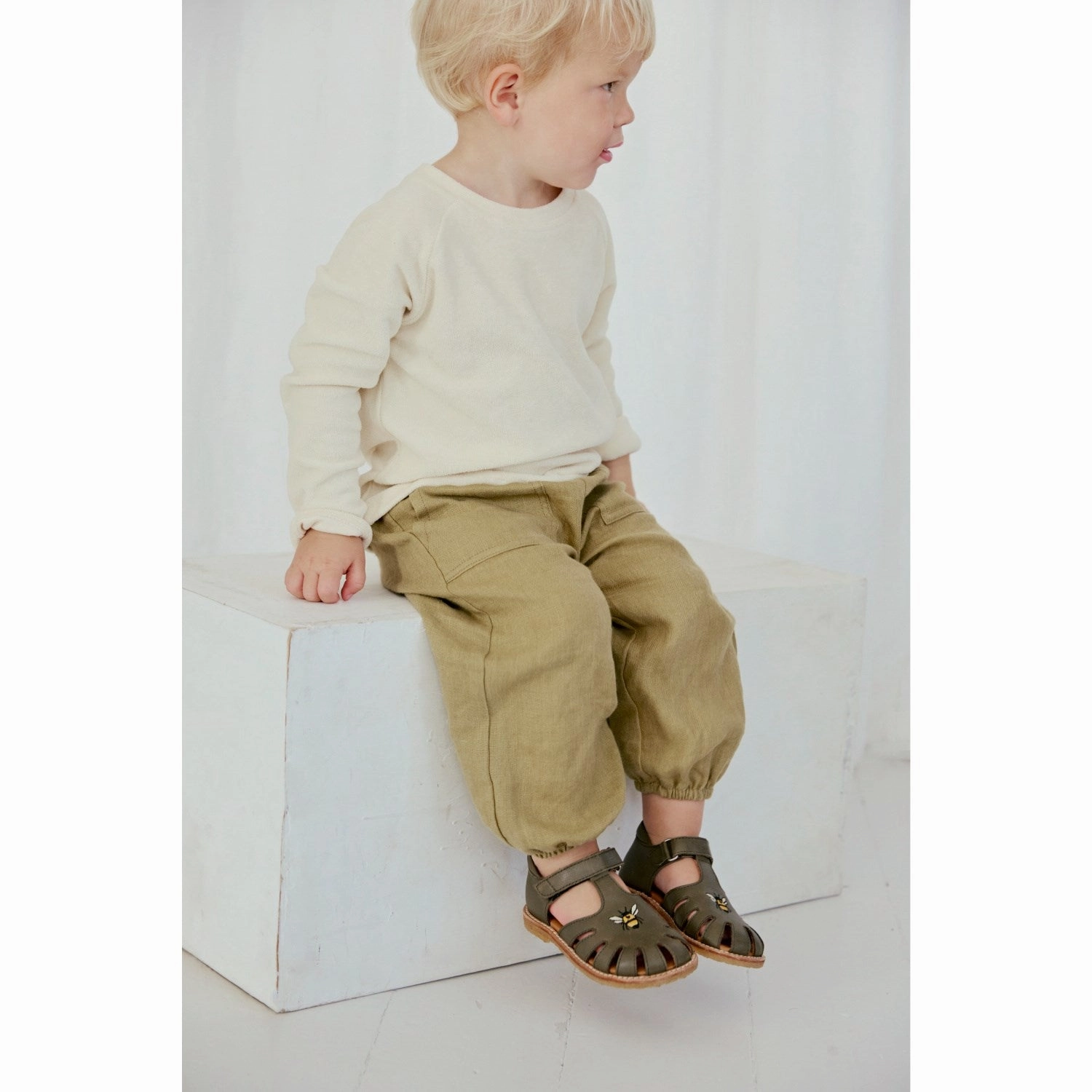 Form-Centered Street-Forward Angulus Forrest Beginner Sandal Med Bi Broderi