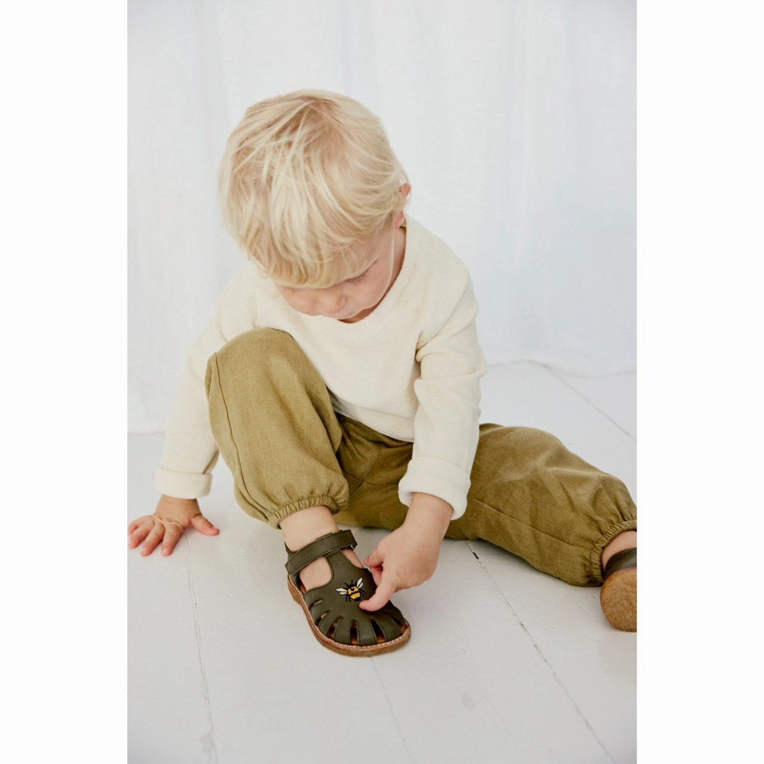 Quiet Impact Angulus Forrest Beginner Sandal Med Bi Broderi