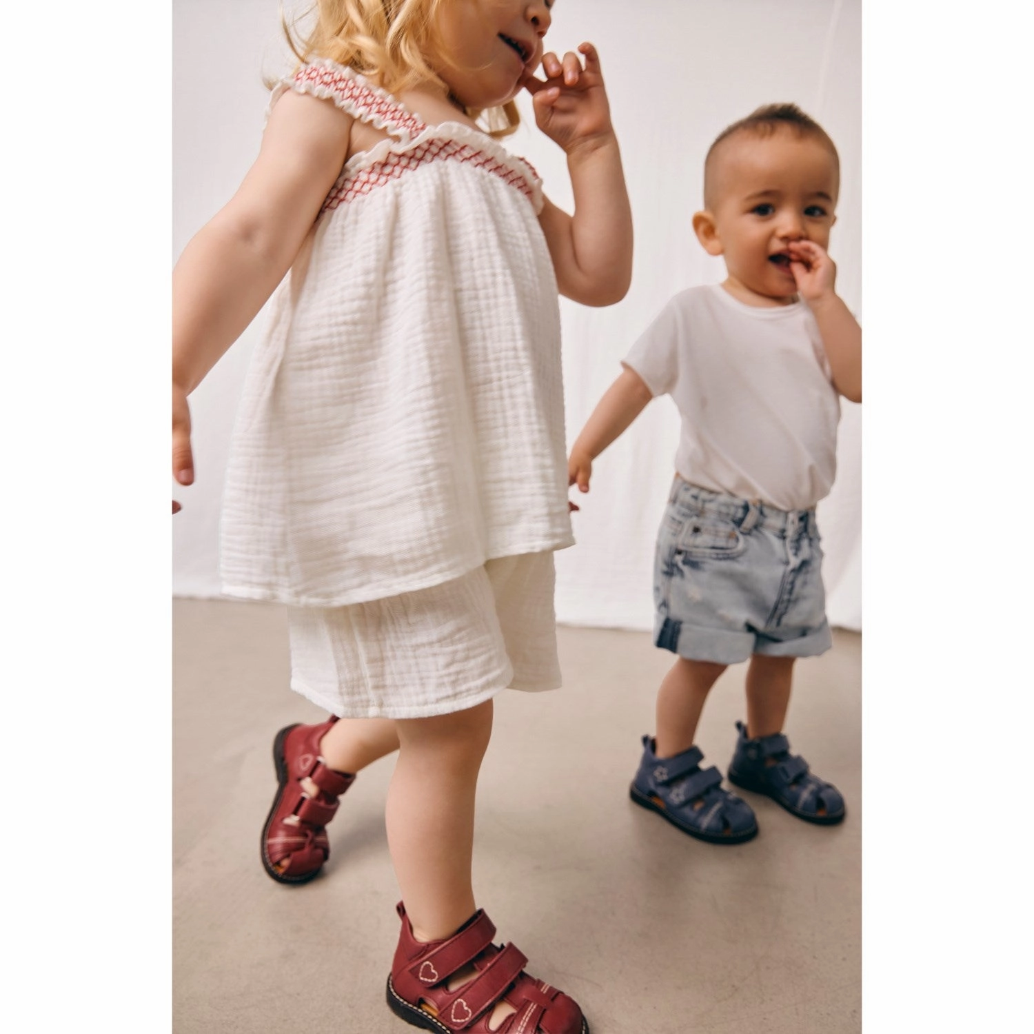 Season-Neutral Angulus Indigo Sandal Med Stjernebroderi
