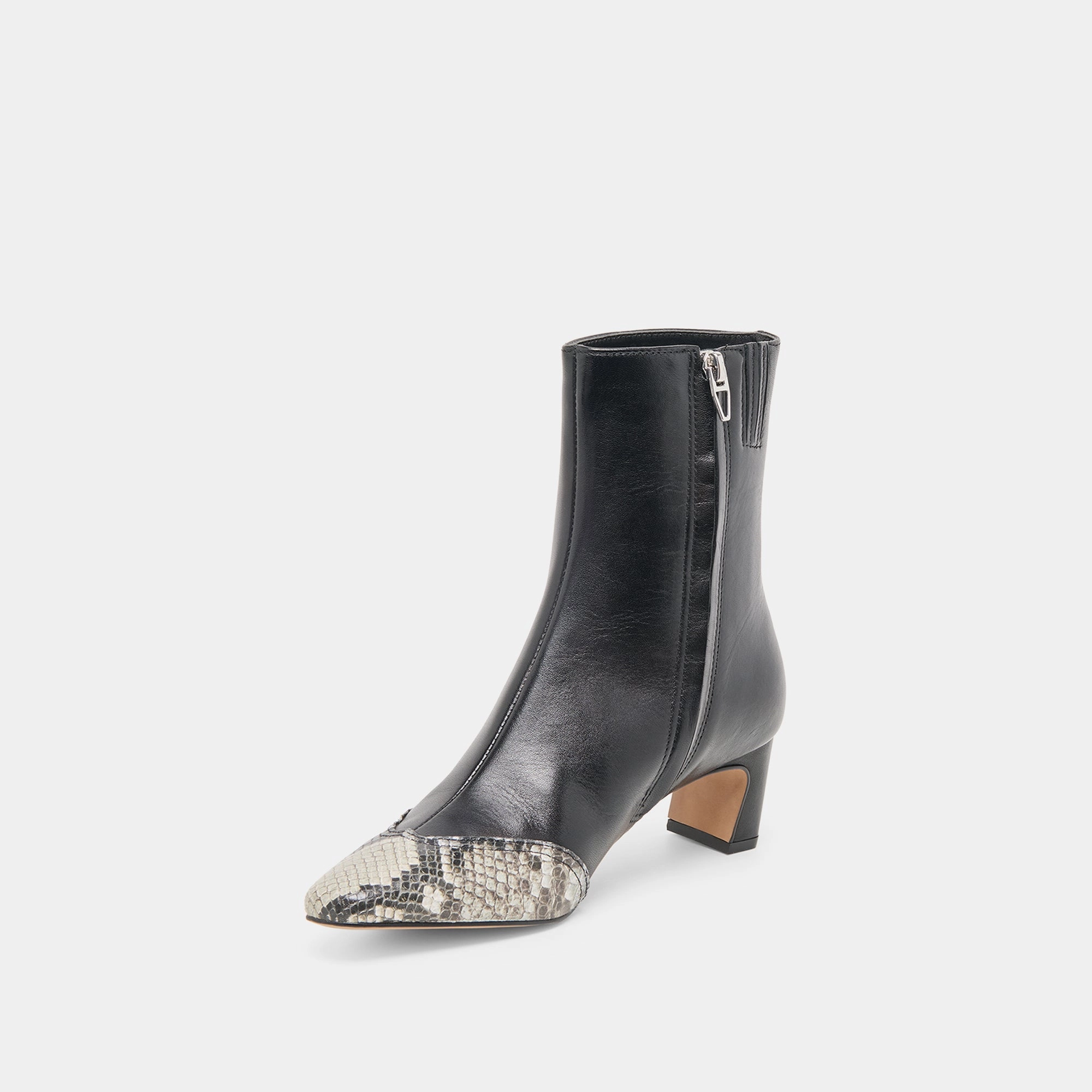 Versatile Drop Future-Forward Comfort Anika Boots Black Multi Leather