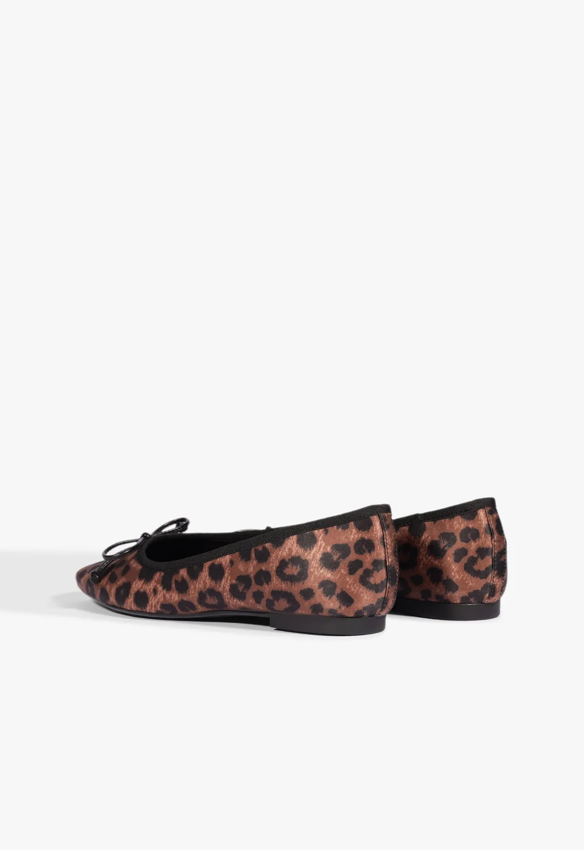 Arissa Satin Flat Layer Smart