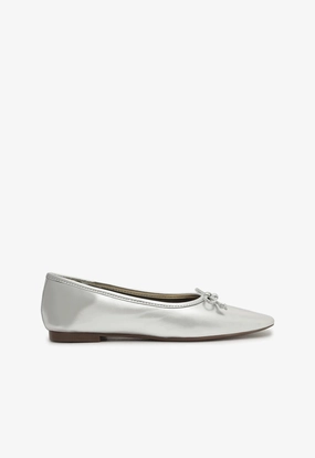 Arissa Silver Leather Ballet Flat Calm In Motionwear Motion-Driven