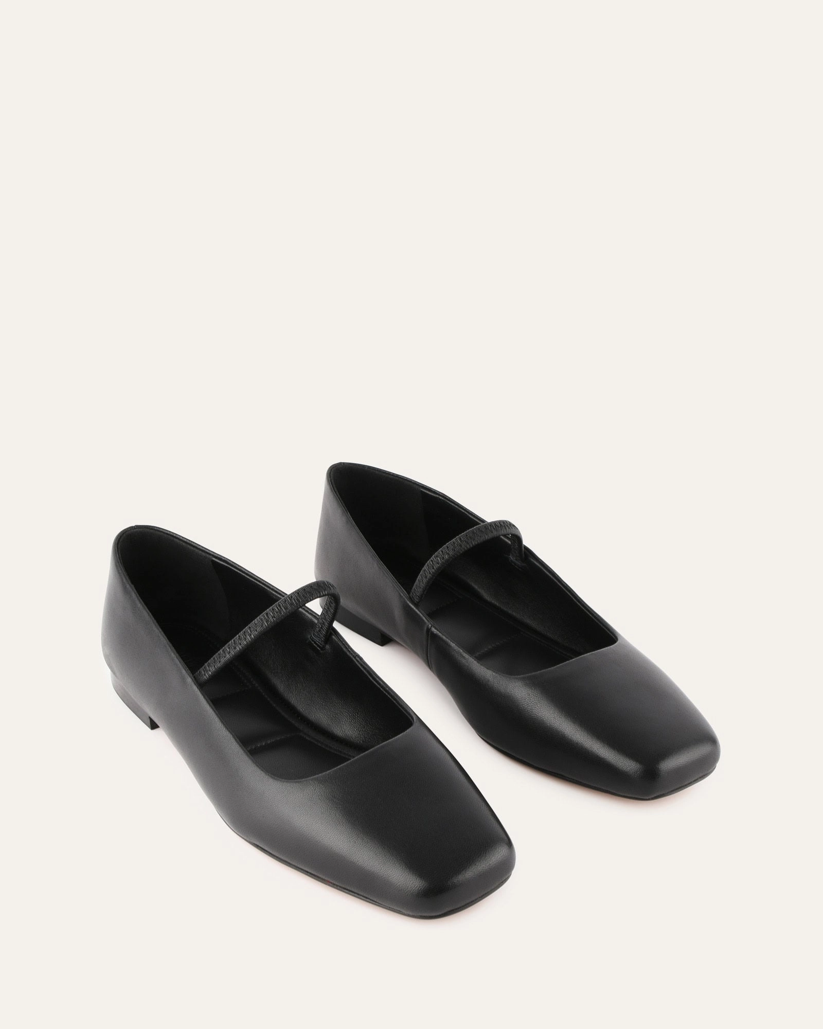 Avery Casual Flats Black Leather Breathe And Move