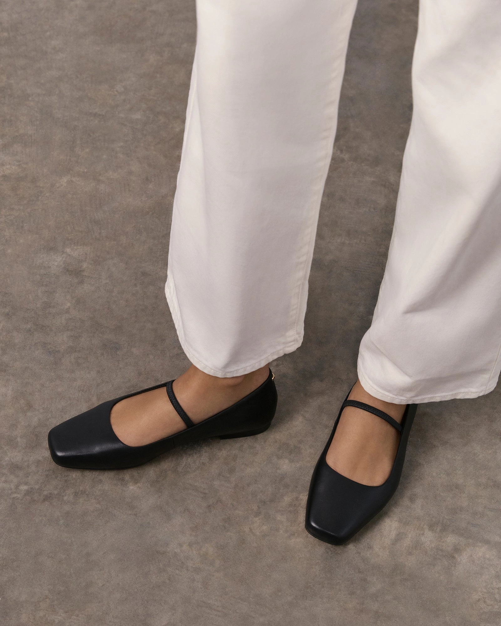 Your Functional Form Balanced Design Avery Casual Flats Black Leather
