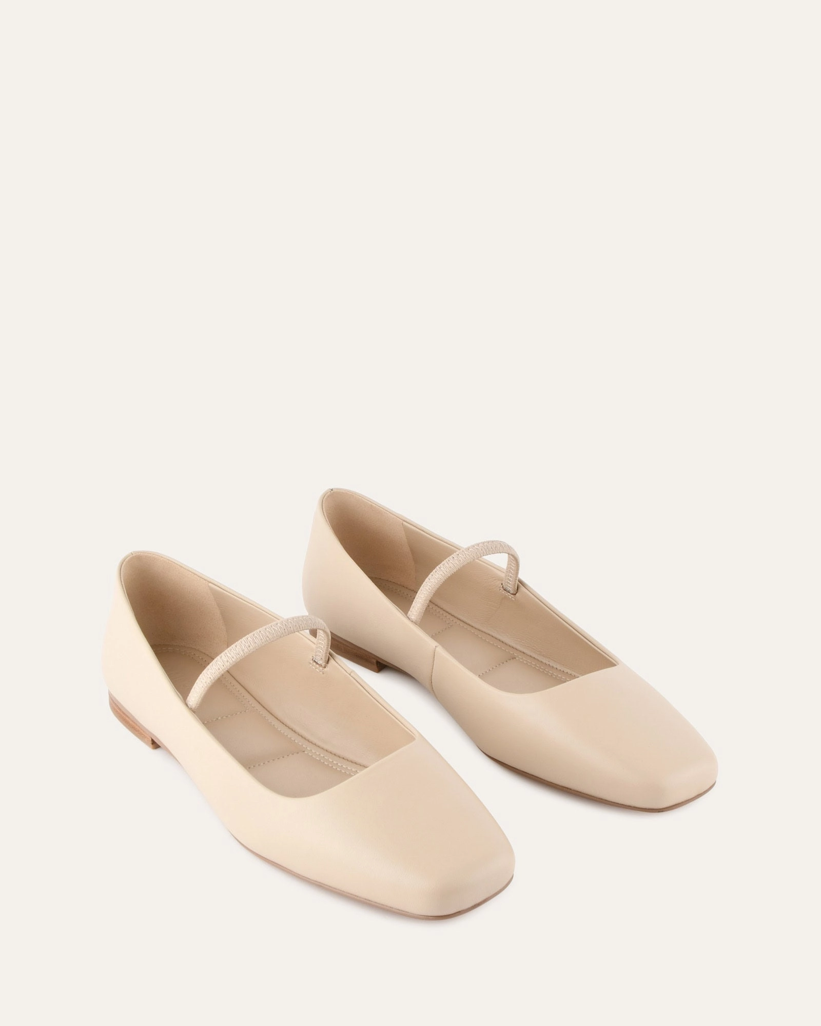 Purpose-First Outfit Avery Casual Flats Sand Leather
