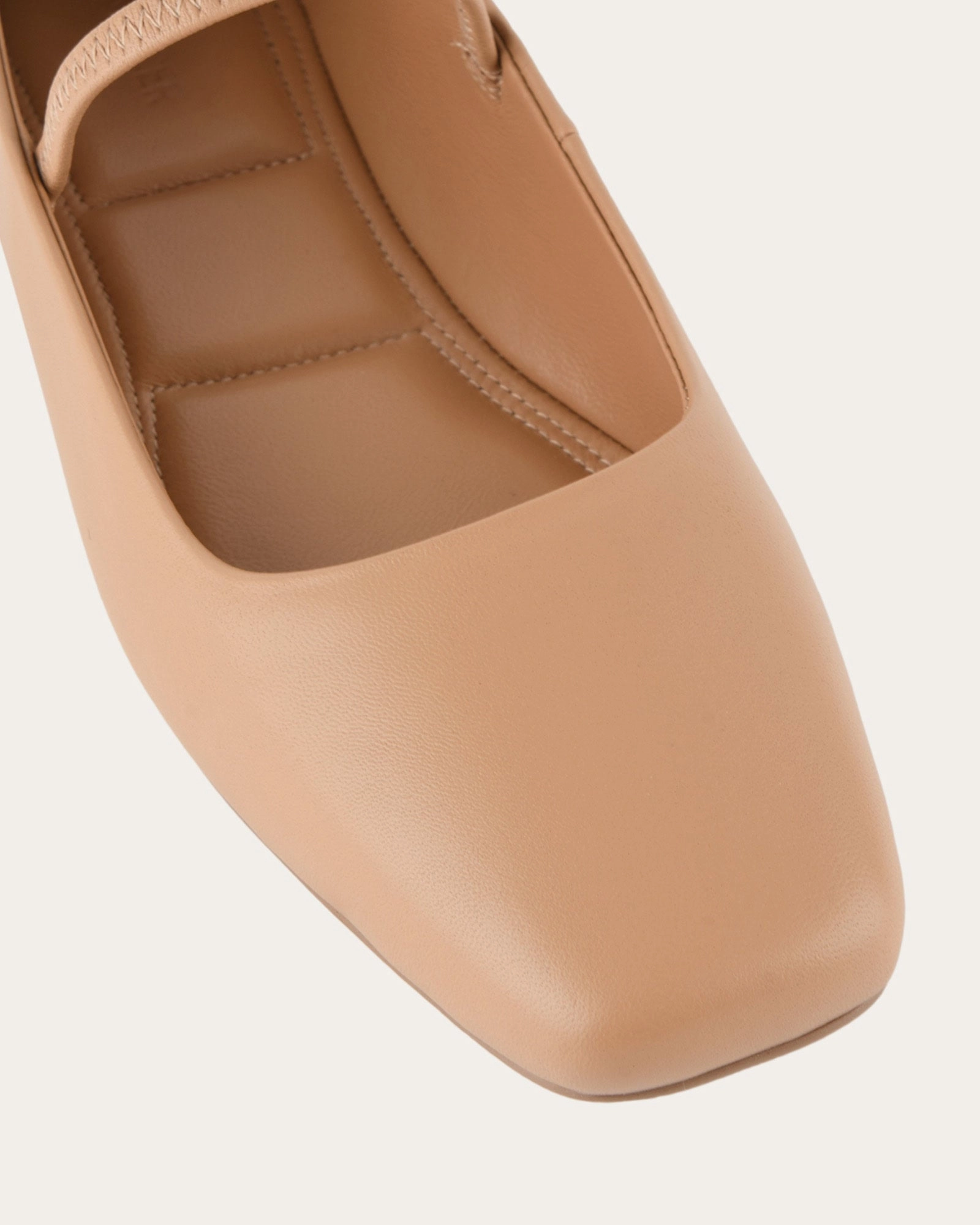 Form And Motion Engineered Simplicity Avery Casual Flats Tan Leather