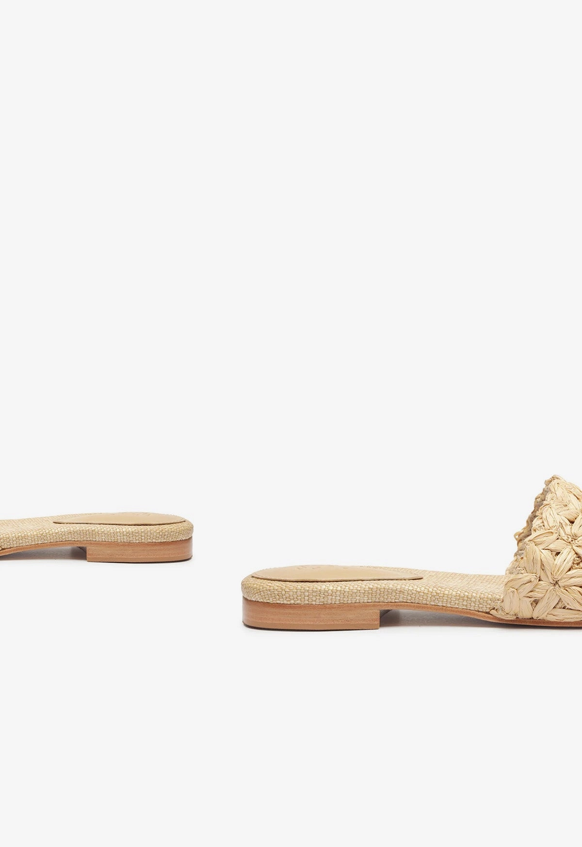 Core Aesthetic Laid-Back Luxe Ayla Flat Sandal