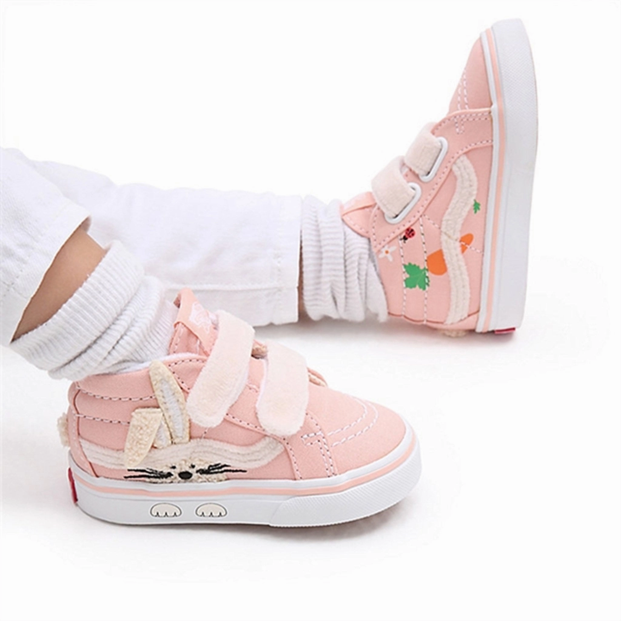 Downtown Vibe Form Plus Function Vans Sk8-Mid Reissue V Rabbit Sneakers Garden Party Peach Dust