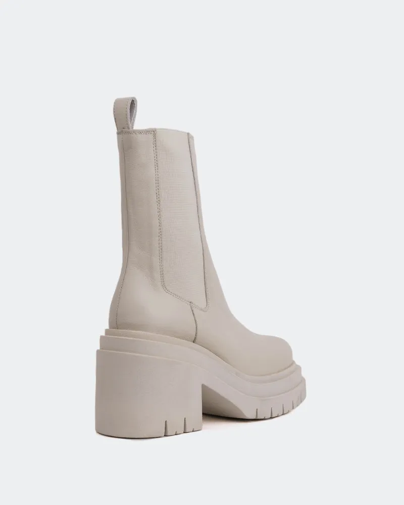 Bastille Off White Leather Movement Uniform Crafted Fit