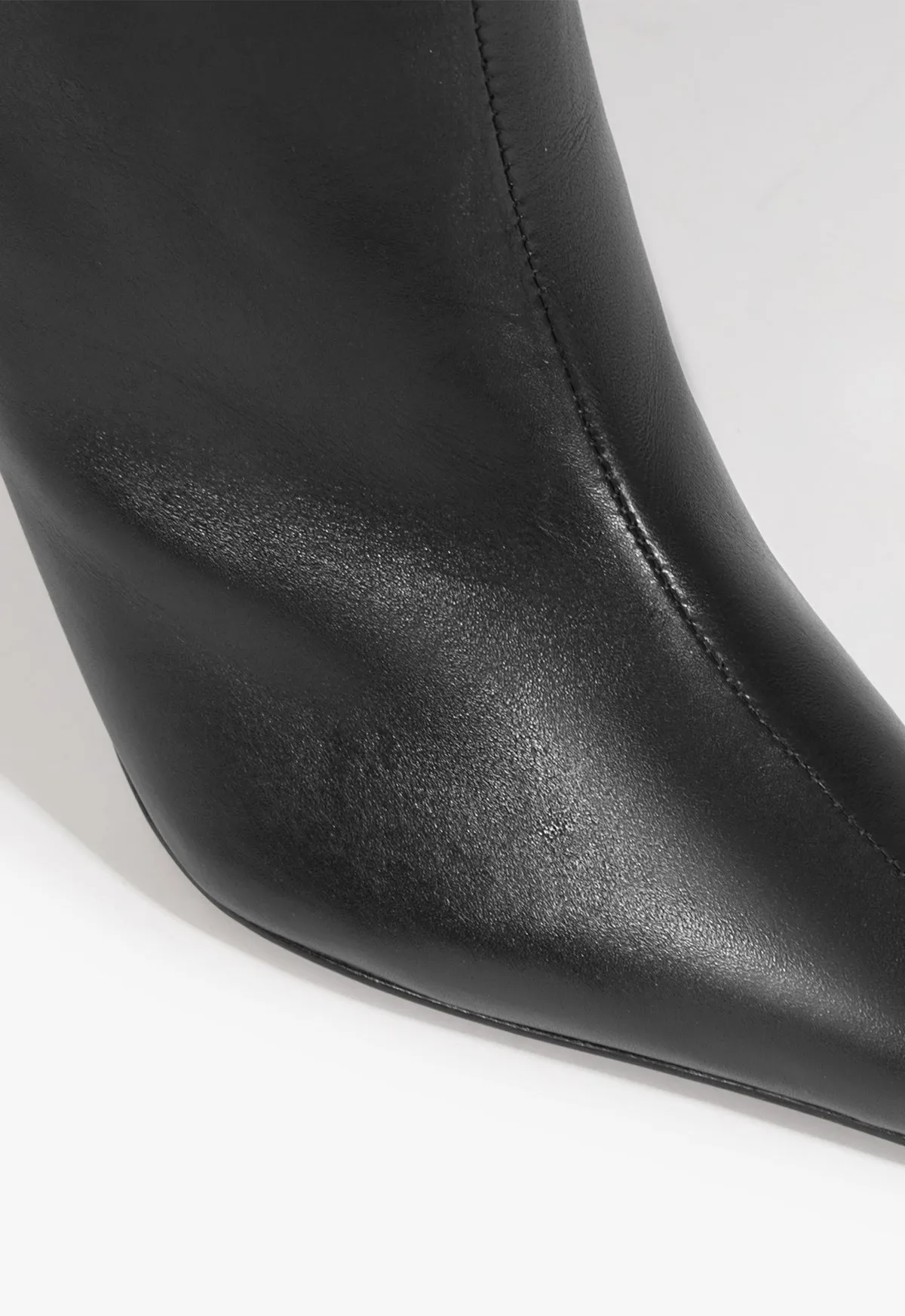Adaptive Aesthetic Chill-Crafted Beverly Boot