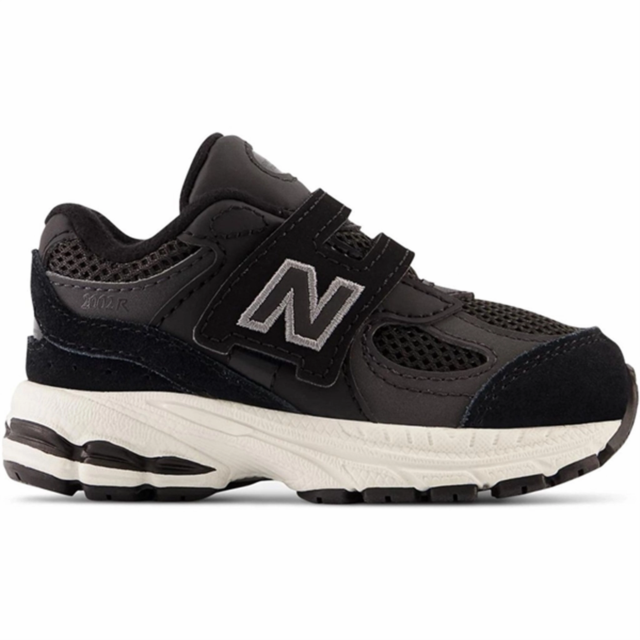 Optimized Outfit Fresh Expression New Balance 2002 Hook & Loop Sneakers Black
