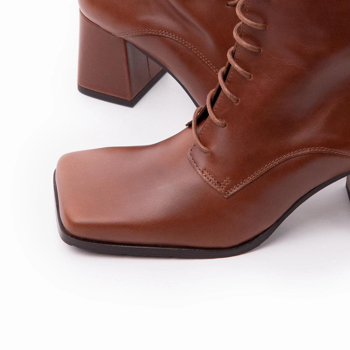 Chatham Tan Leather Flow-Forward Gear