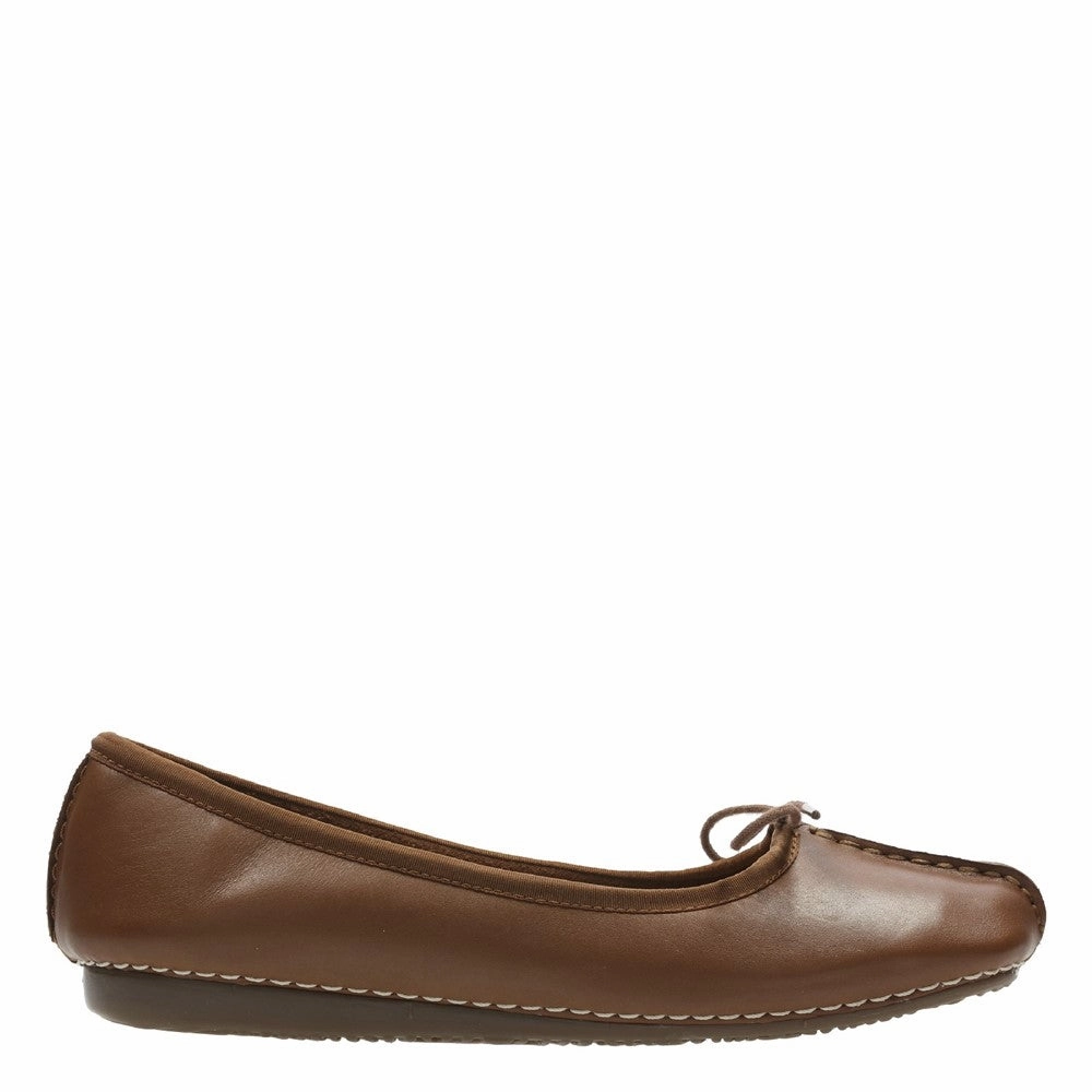 Clarks Freckle Ice Slip On Shoe Clean-Motion System Streamlined Look