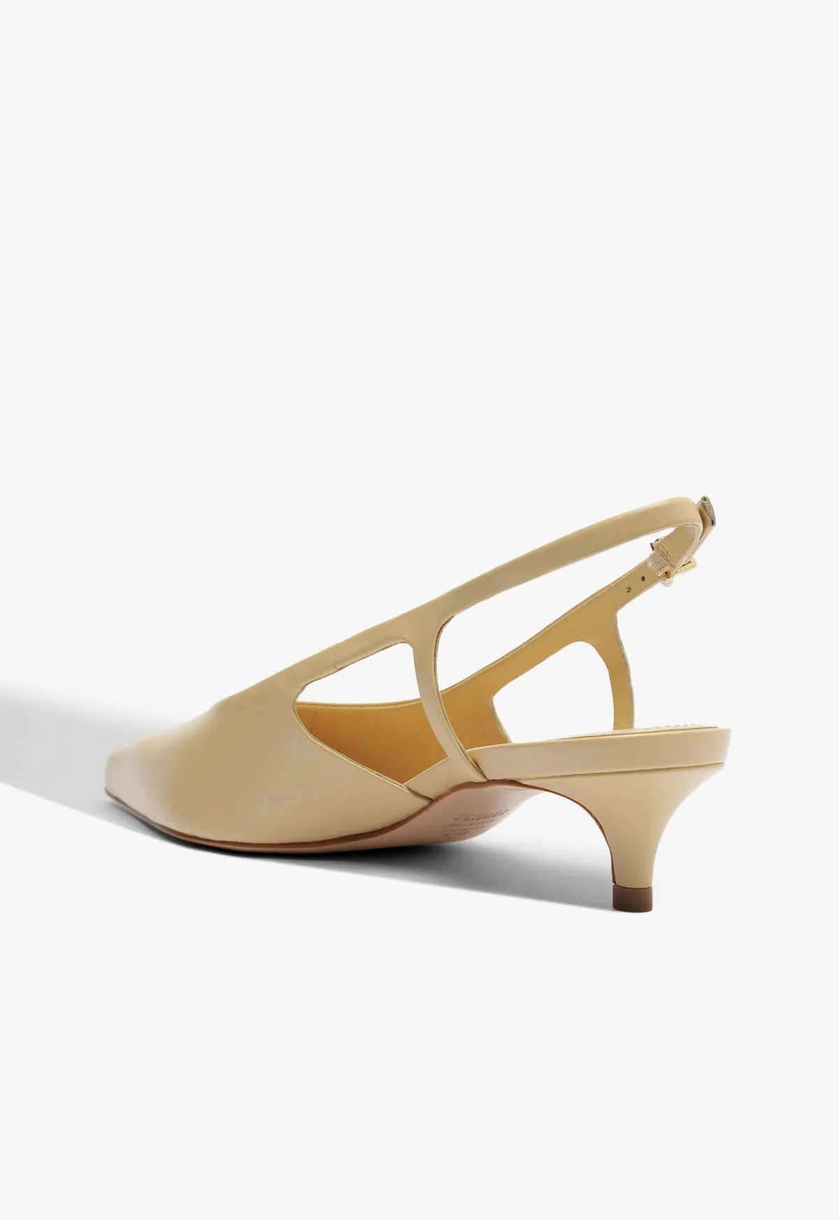Pure Urban Boris Kitten Leather Pump
