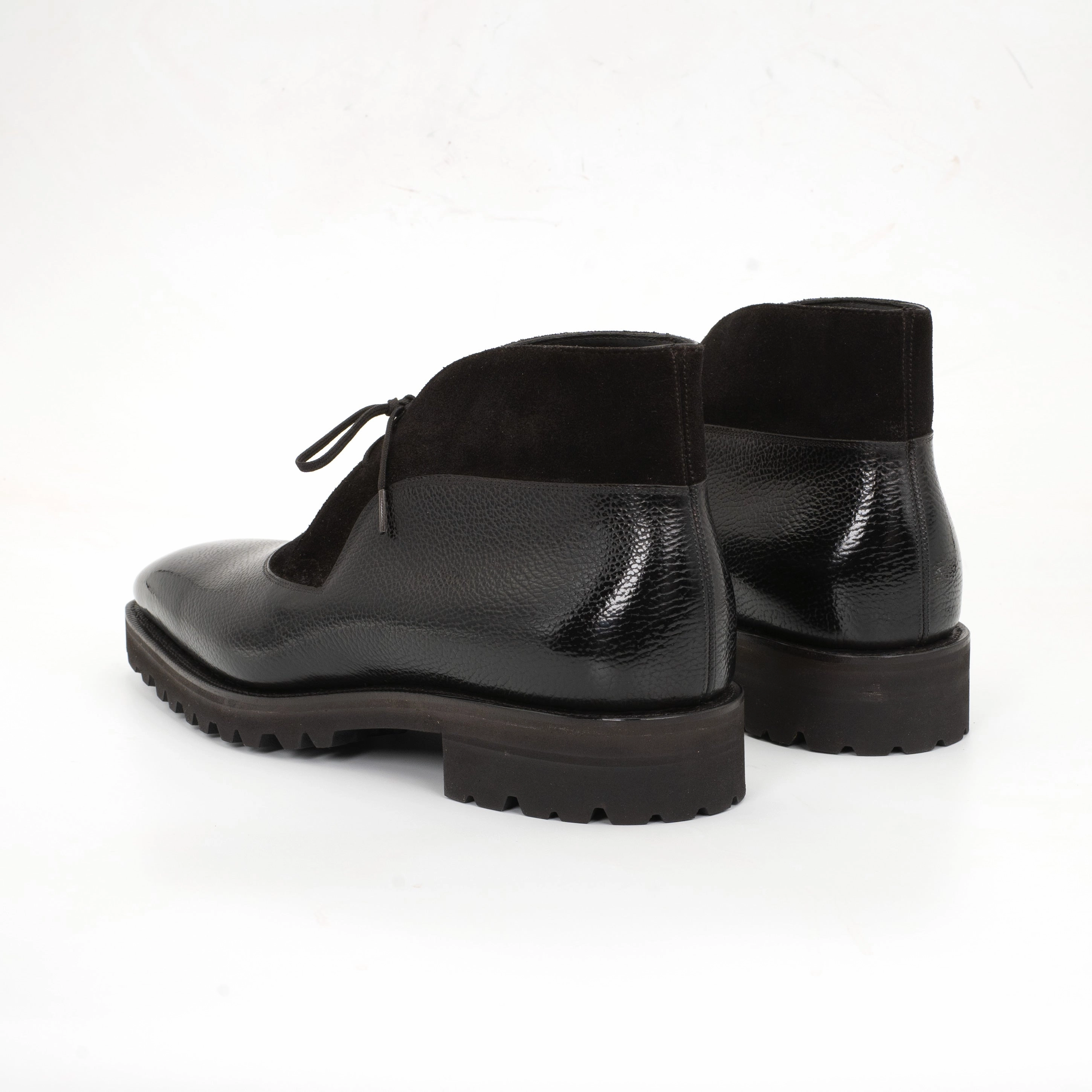 Boulevardier Chukka Boot Mto - Onyx Distinctly Modern