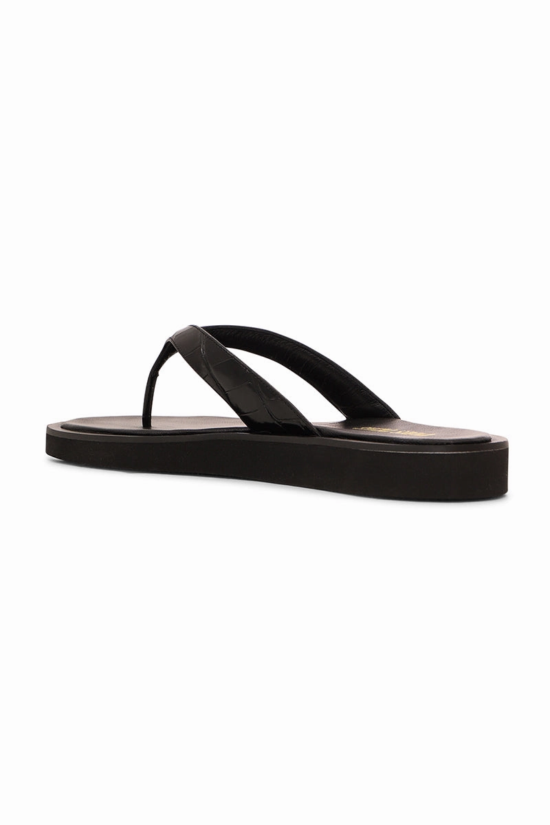 Bold Looks Brooklyn Thong Sandals In Carbone