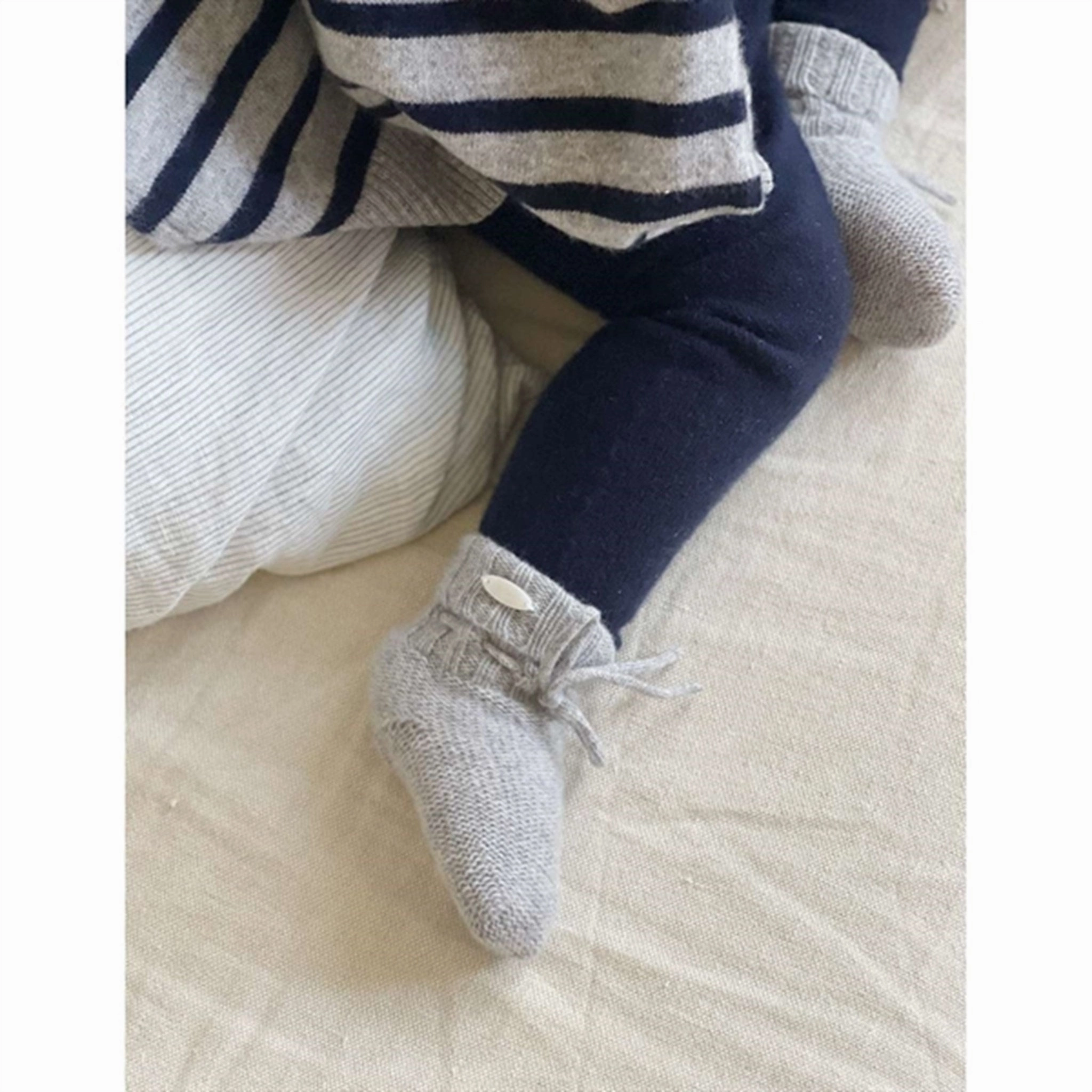 Move Clean Open Utility Holmm Oxford Stumpi Cashmere Knit Booties