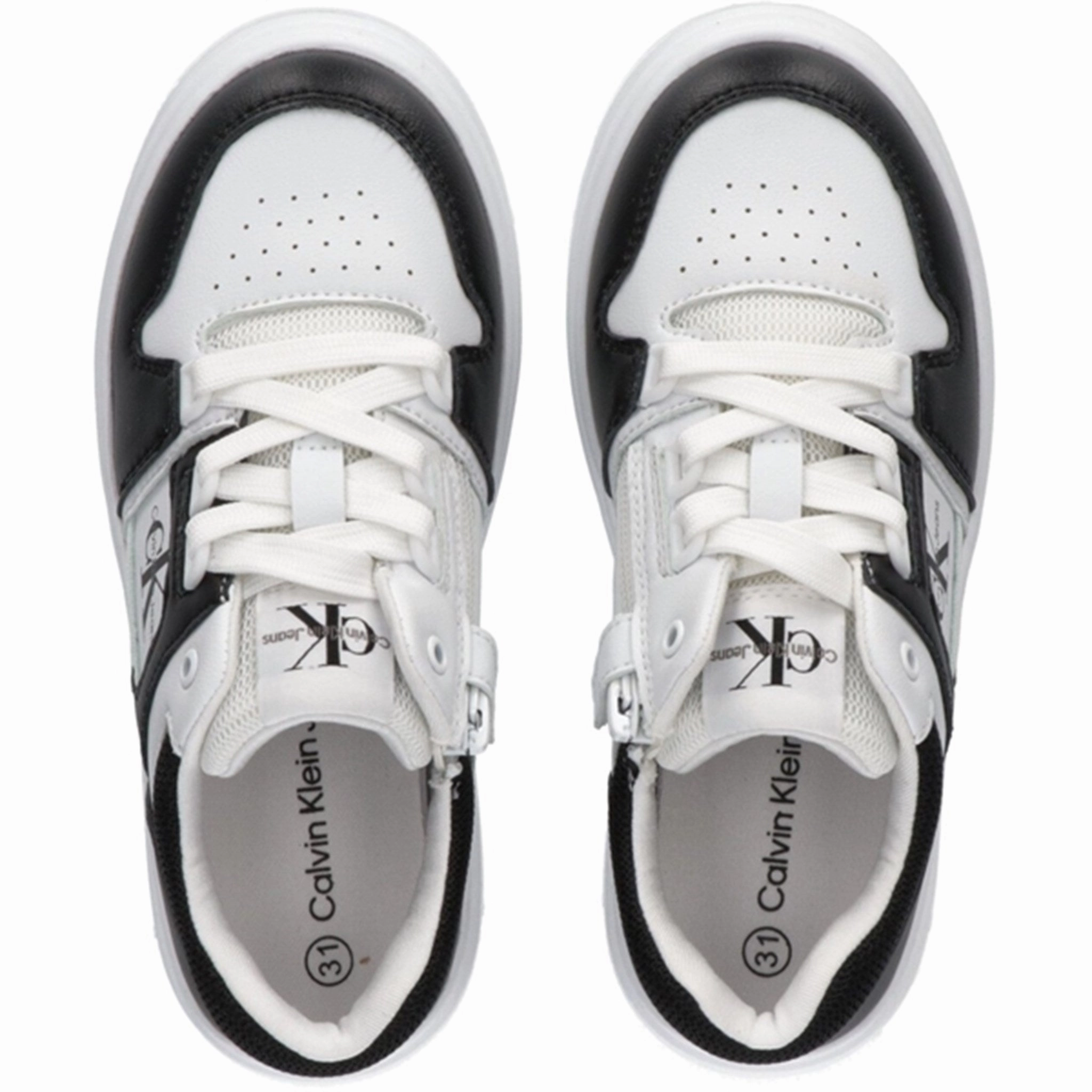 Relaxed Core Calvin Klein Low Cut Lace-Up Sneaker Black/White