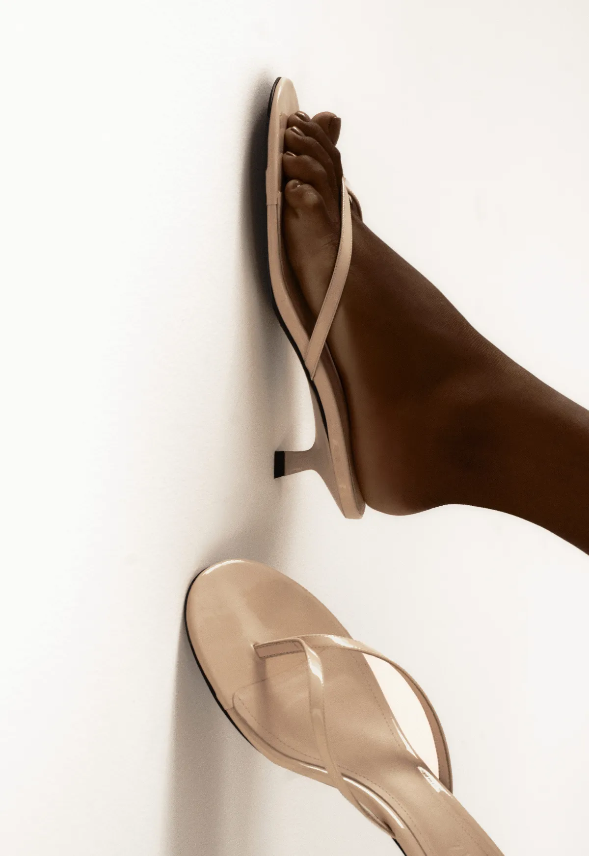 Timeless Motionwear Streamlined Edge Carolyn Sandal