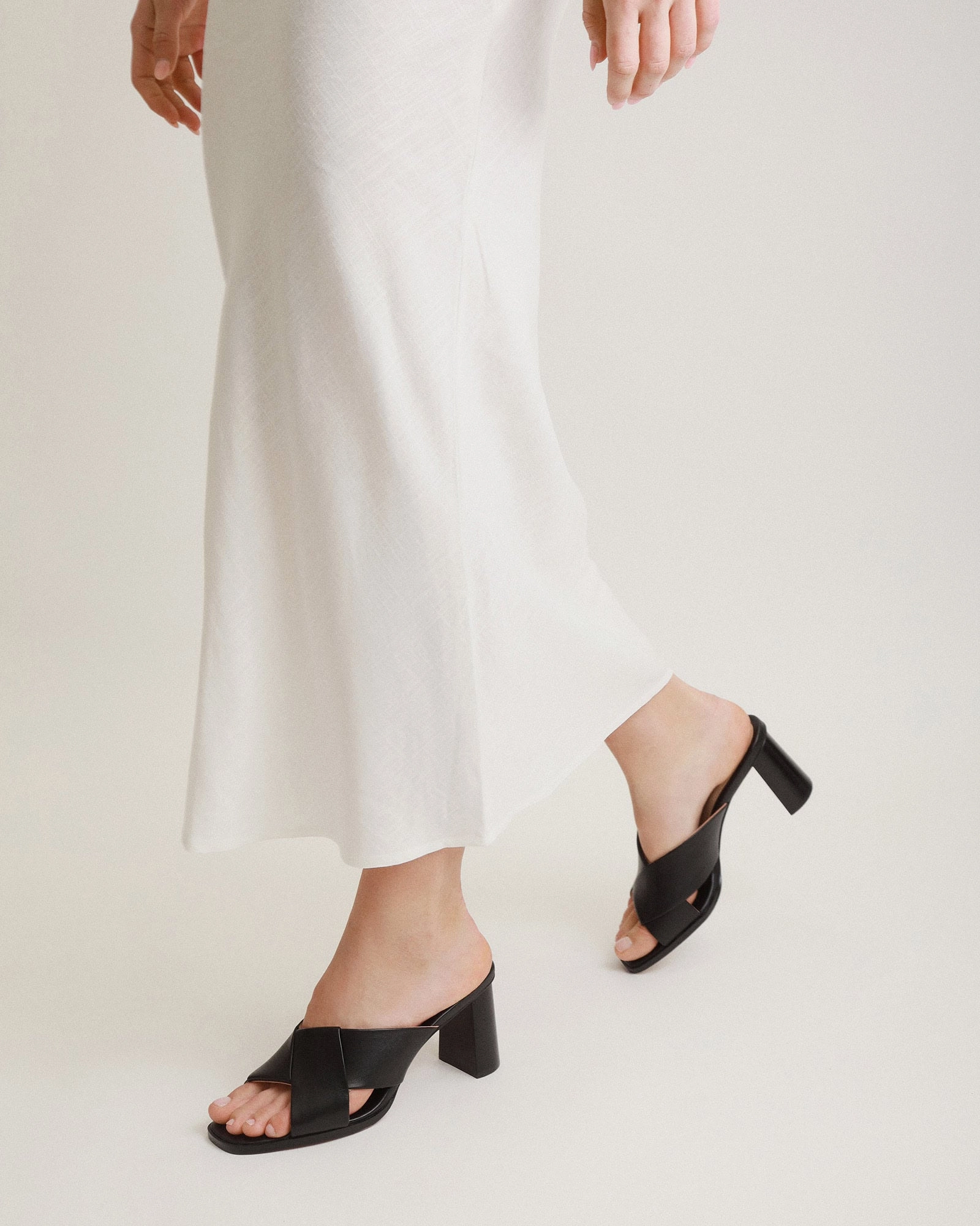 Life, Reimagined Minimal Details Carrie Mid Heel Sandals Black Leather