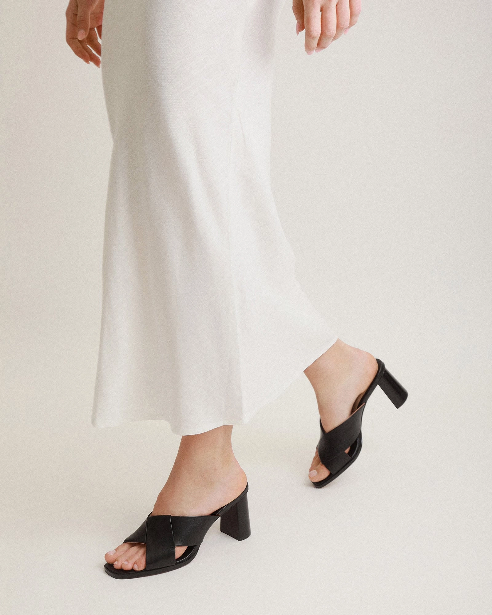 Relaxed Core Next-Gen Vibe Carrie Mid Heel Sandals Black Leather