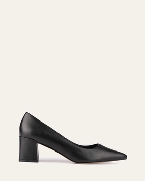 Bold Details Crafted Ease Carrington Low Heels Black Leather