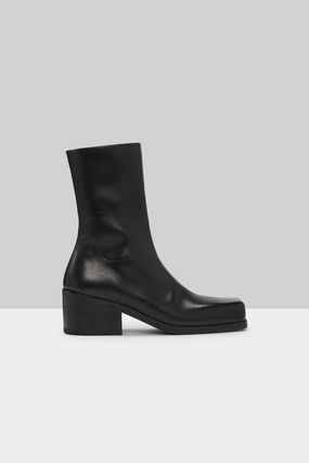 Cassello Tronchetto Leather Ankle Boot In Black Bold In Simplicity
