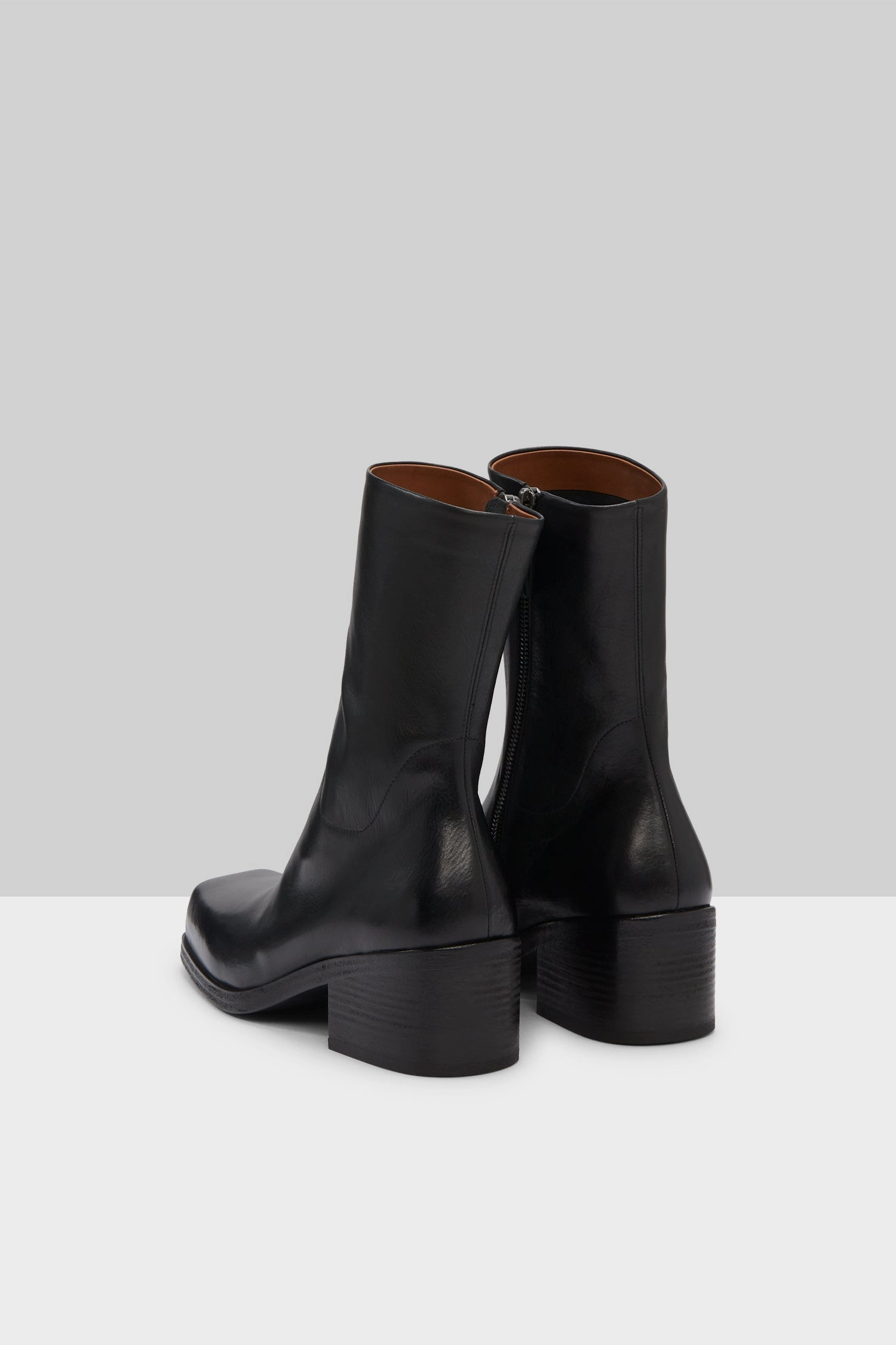 Go-To Gear Light Motion Gear Cassello Tronchetto Leather Ankle Boot In Black