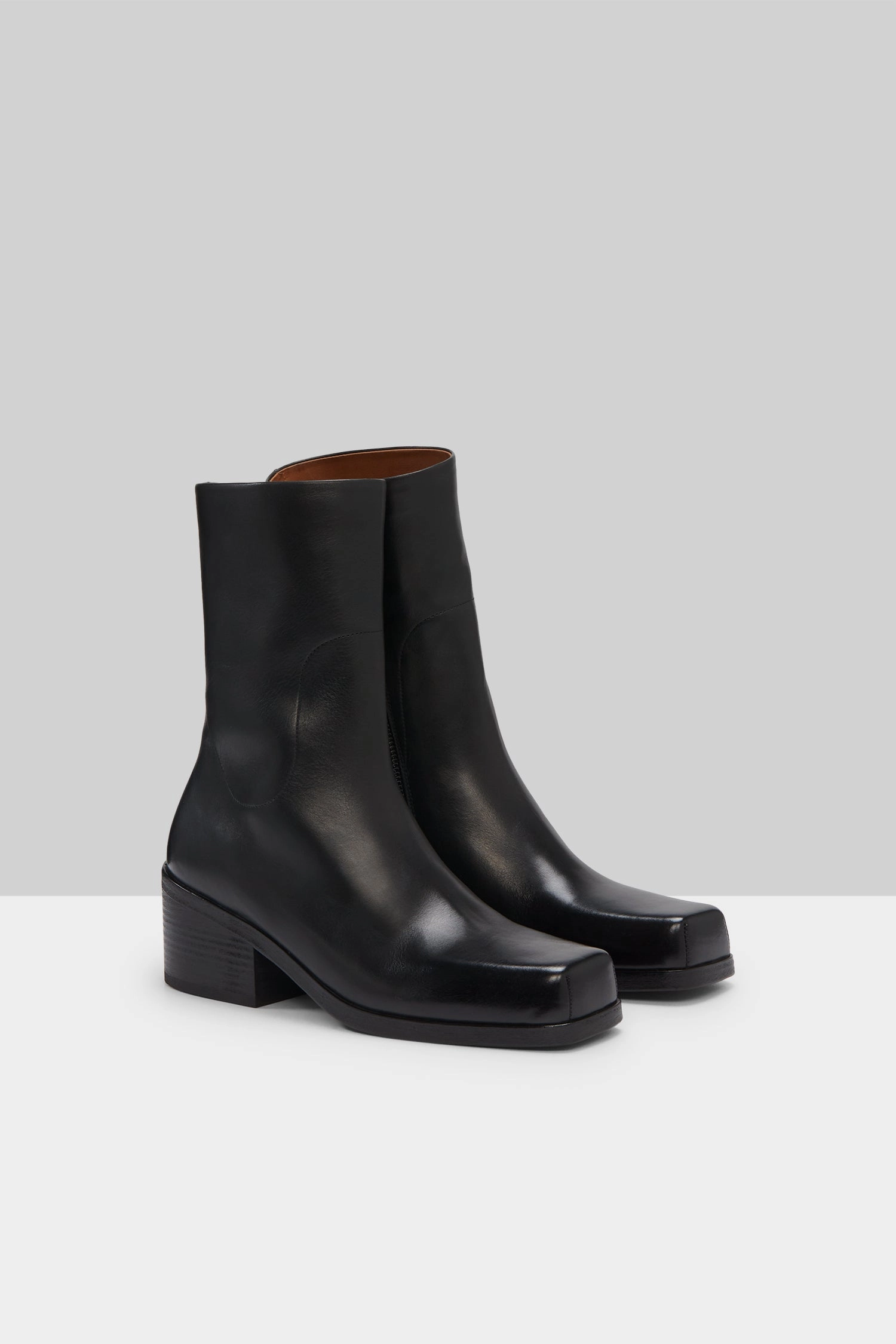 Gear For Now Cassello Tronchetto Leather Ankle Boot In Black