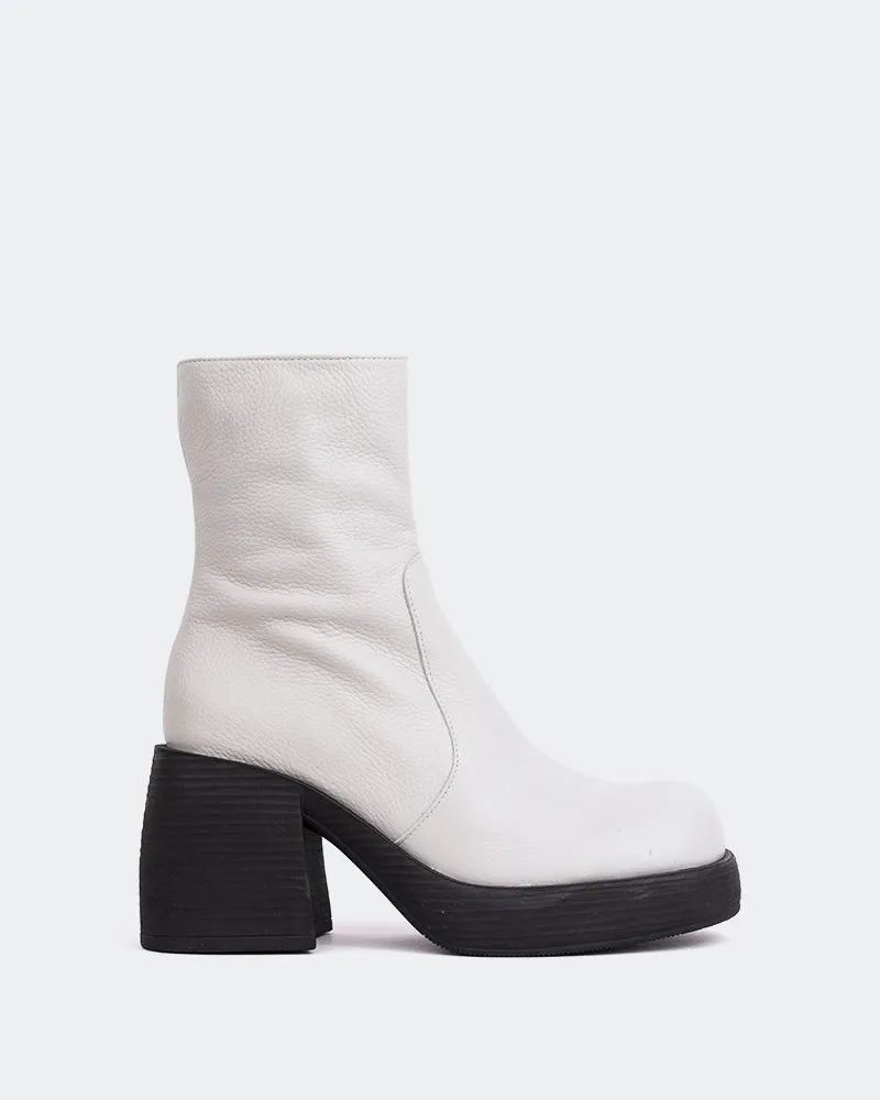 Everyday Ease Gear For Today Chamonix Off White Leather
