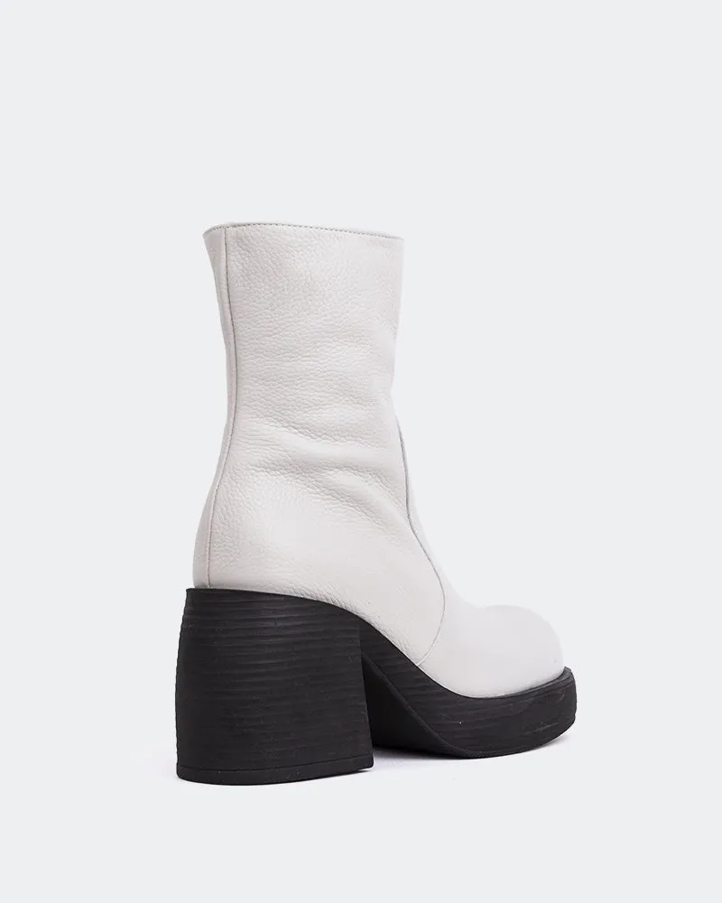 Chamonix Off White Leather Versatile Rhythm