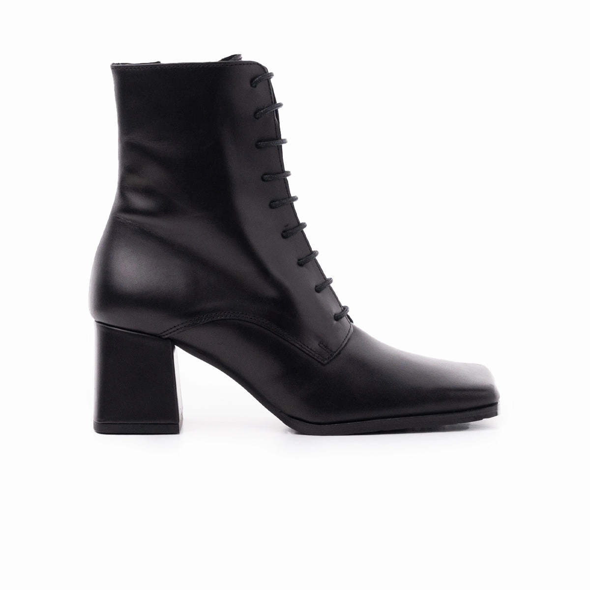 Chatham Black Leather Refined To Go Soft Structure
