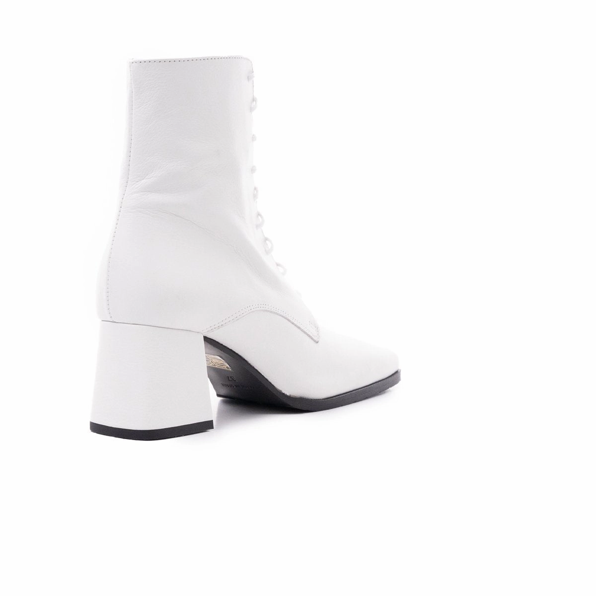 Forward Function Chatham White Leather