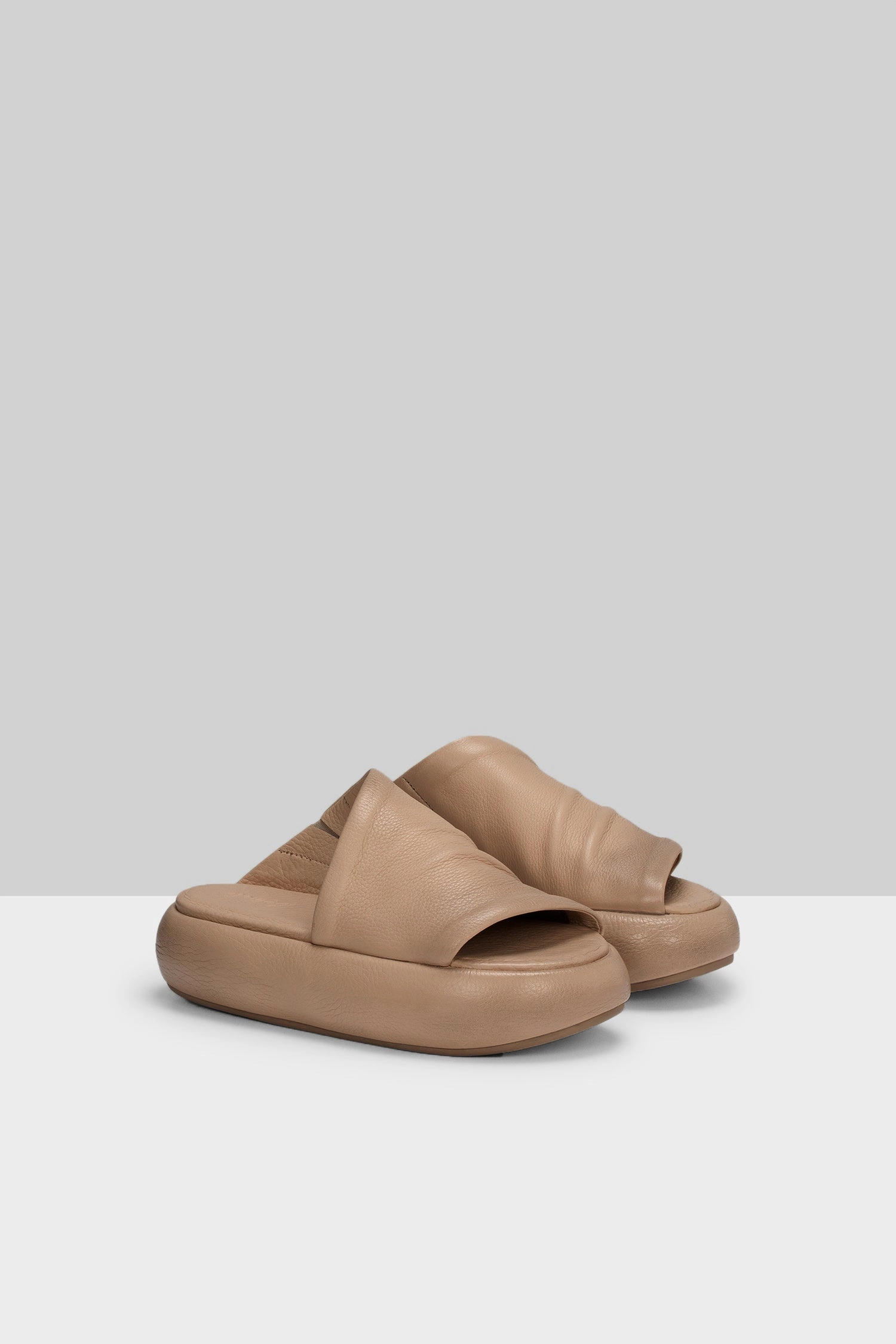 Urban Inspired Future-Ready Fit Ciambellona Leather Platform Slide In Hazelnut