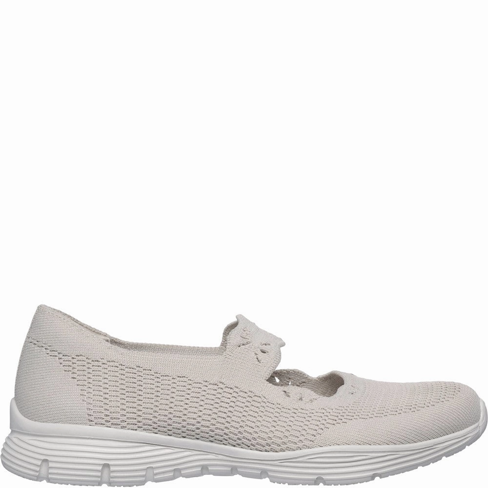 Iconic Minimalism Freedom Fitted Skechers Seager Cute N' Coy Shoe