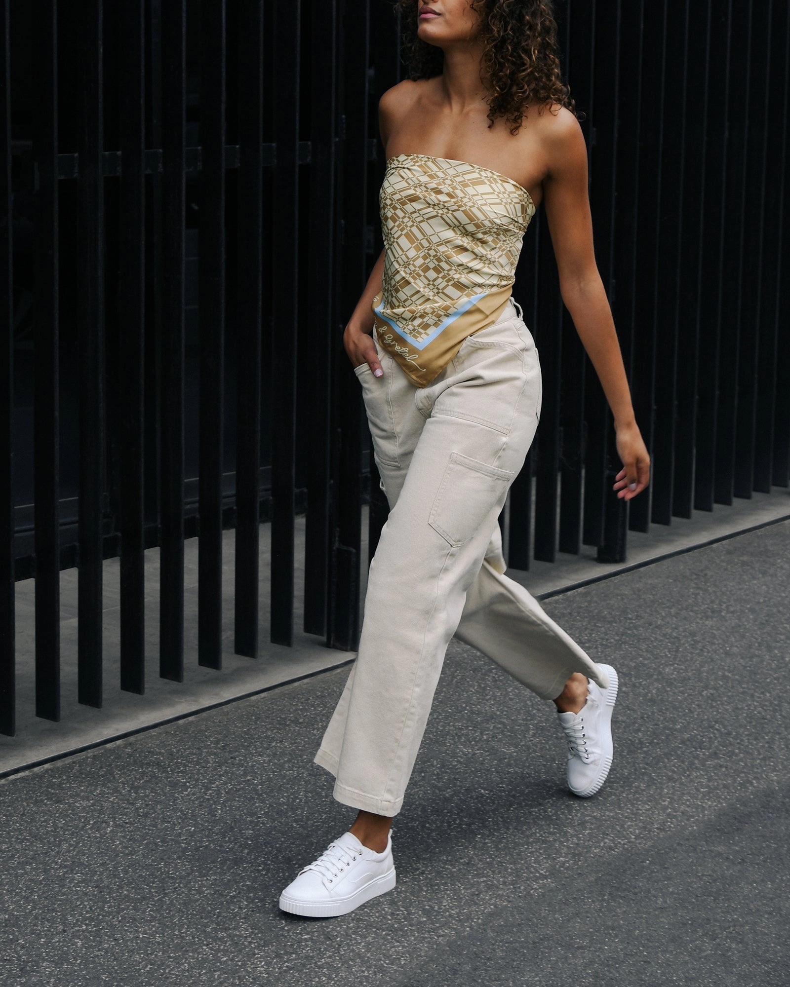 Claremont Sneakers White Leather Integrated Cool Fluid-Form Design