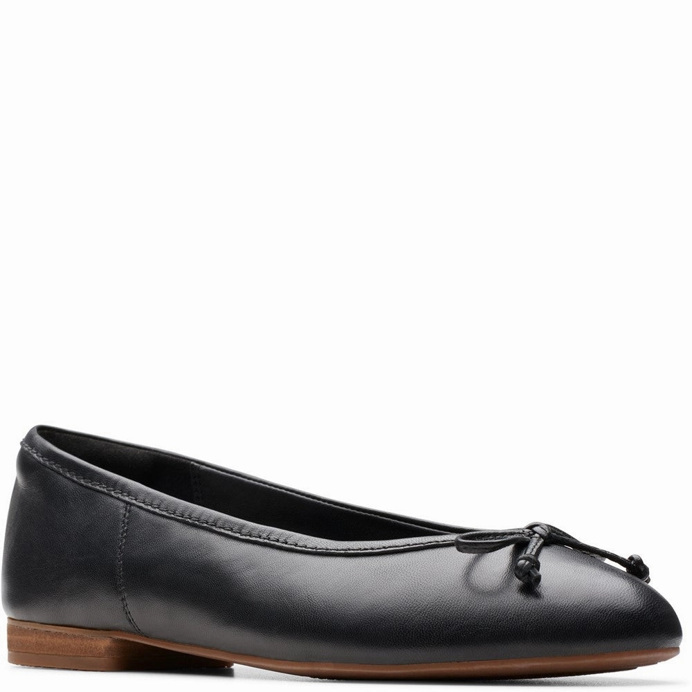 Form-Focused Seamless Transitions Clarks Fawna Lily Shoes