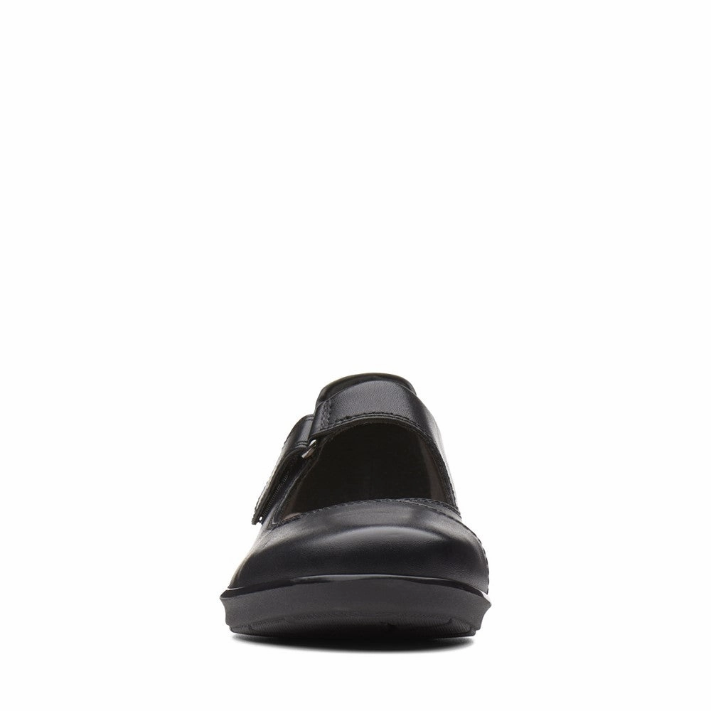 Downtown Vibe Clarks Hope Henley Riptape Shoes