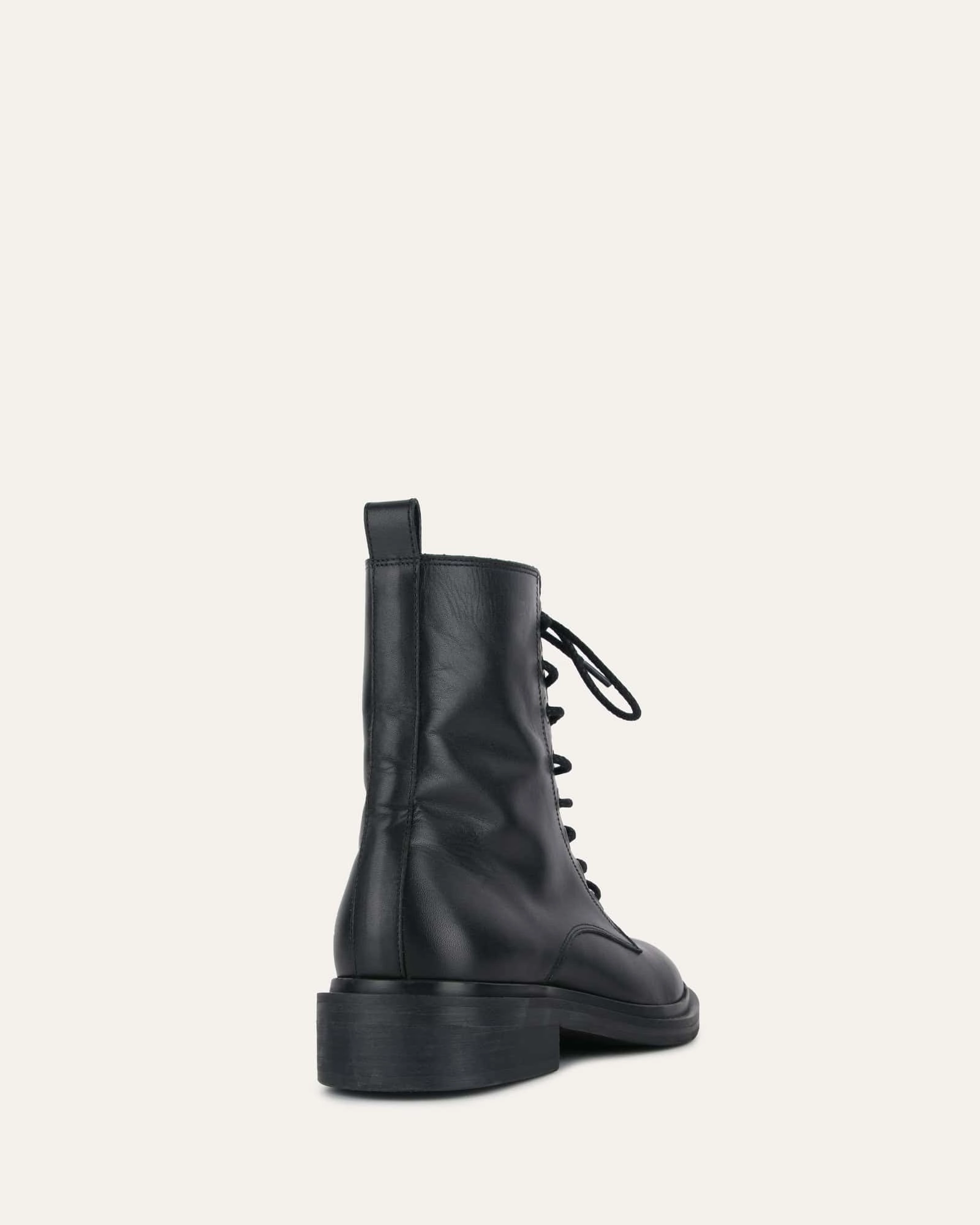Cool Rhythm Form Meets Calm Darwin Flat Ankle Boots Black Leather